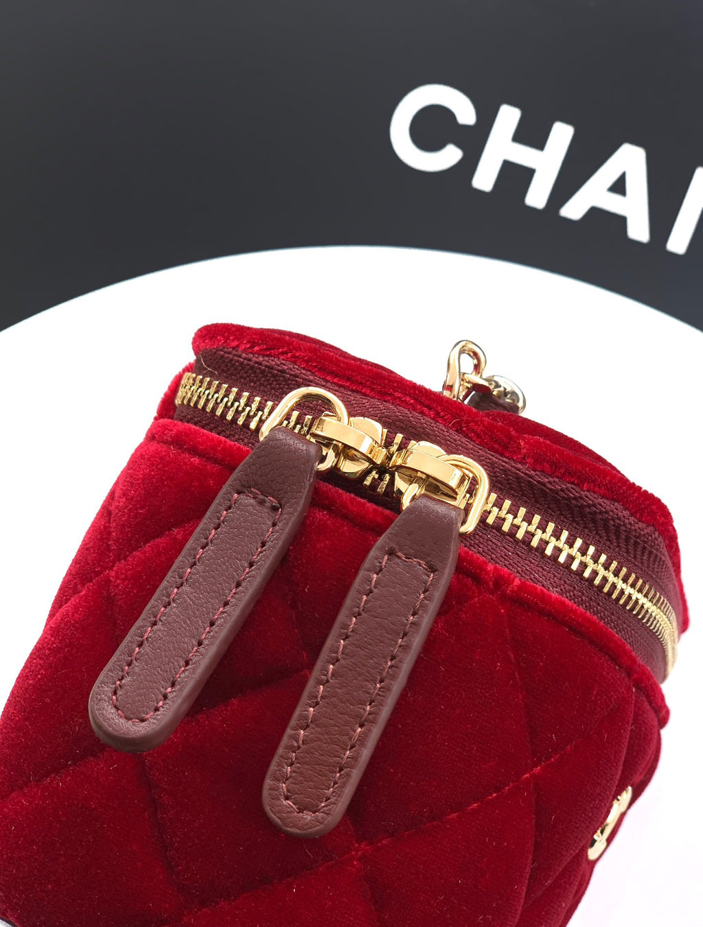 CHANEL-22C bag  golden/sliver
