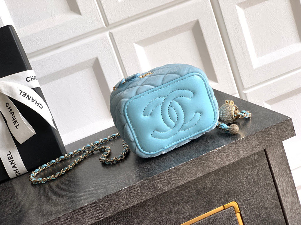 CHANEL-22C bag  golden/sliver