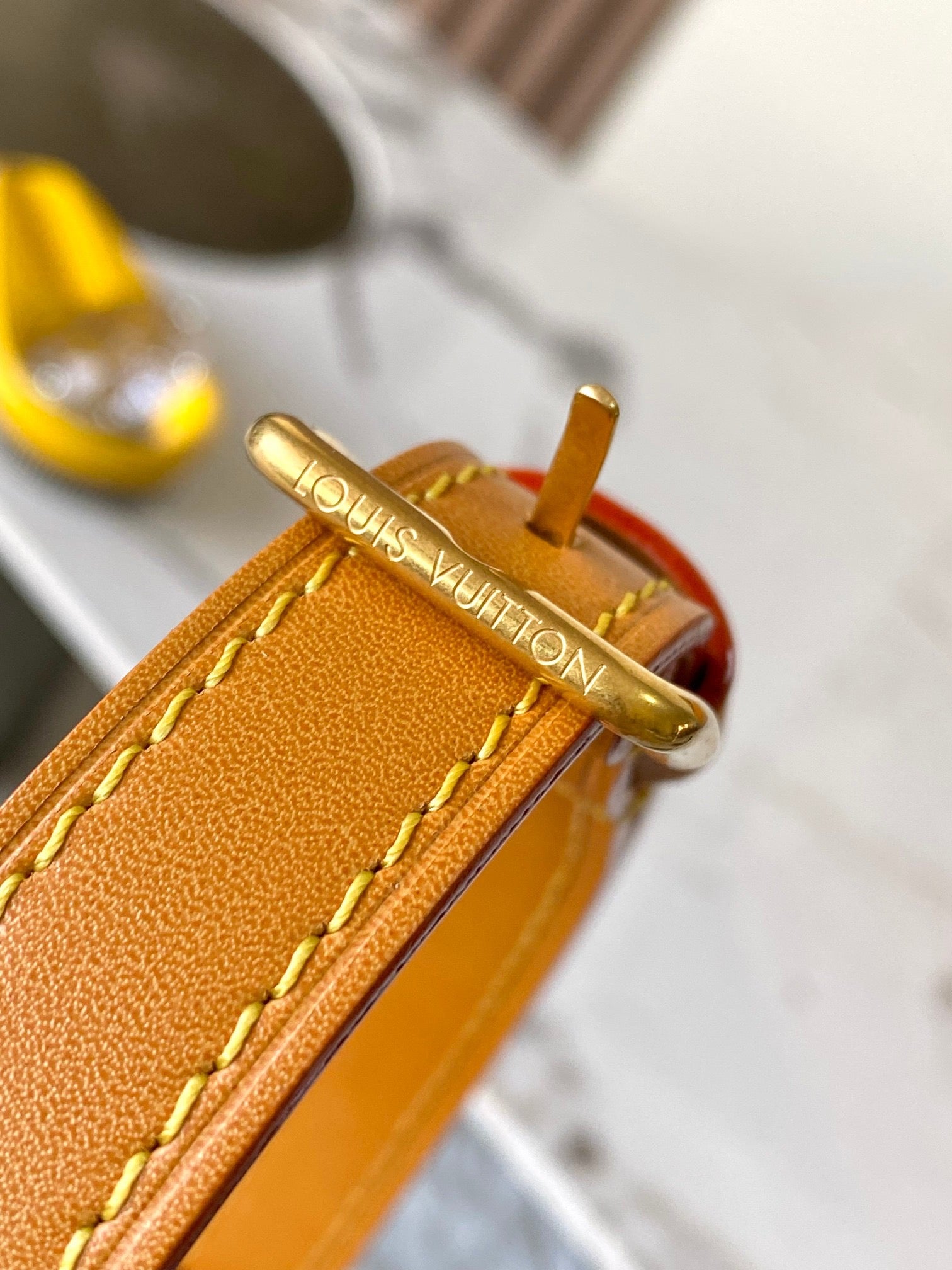 LOUIS VUITTON- Satchel M26805