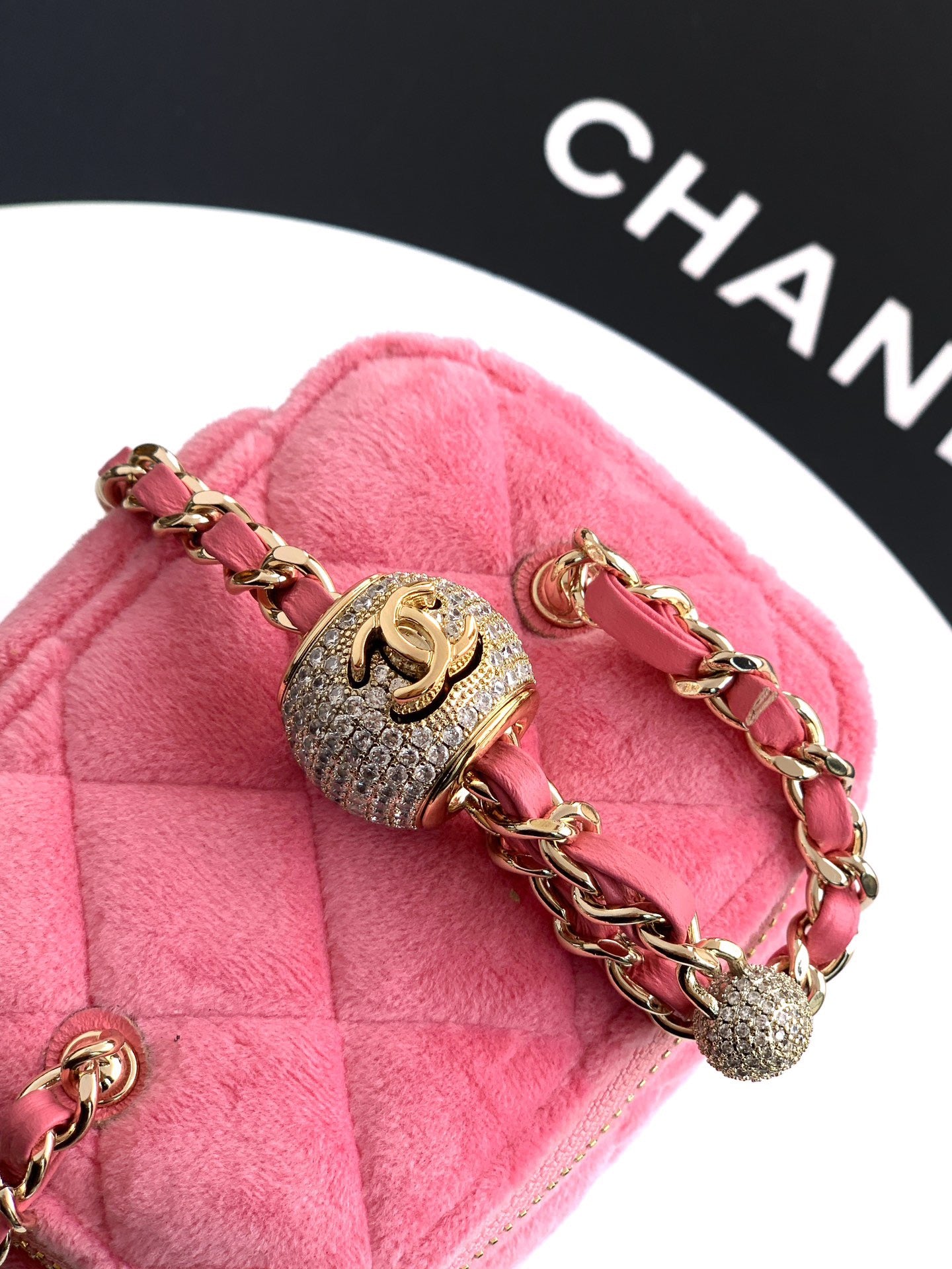 CHANEL-22C bag  golden/sliver