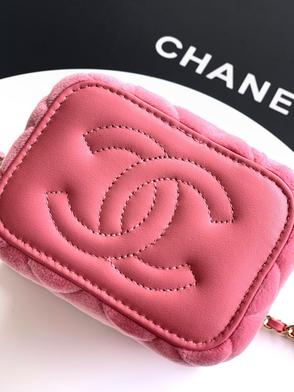 CHANEL-22C bag  golden/sliver