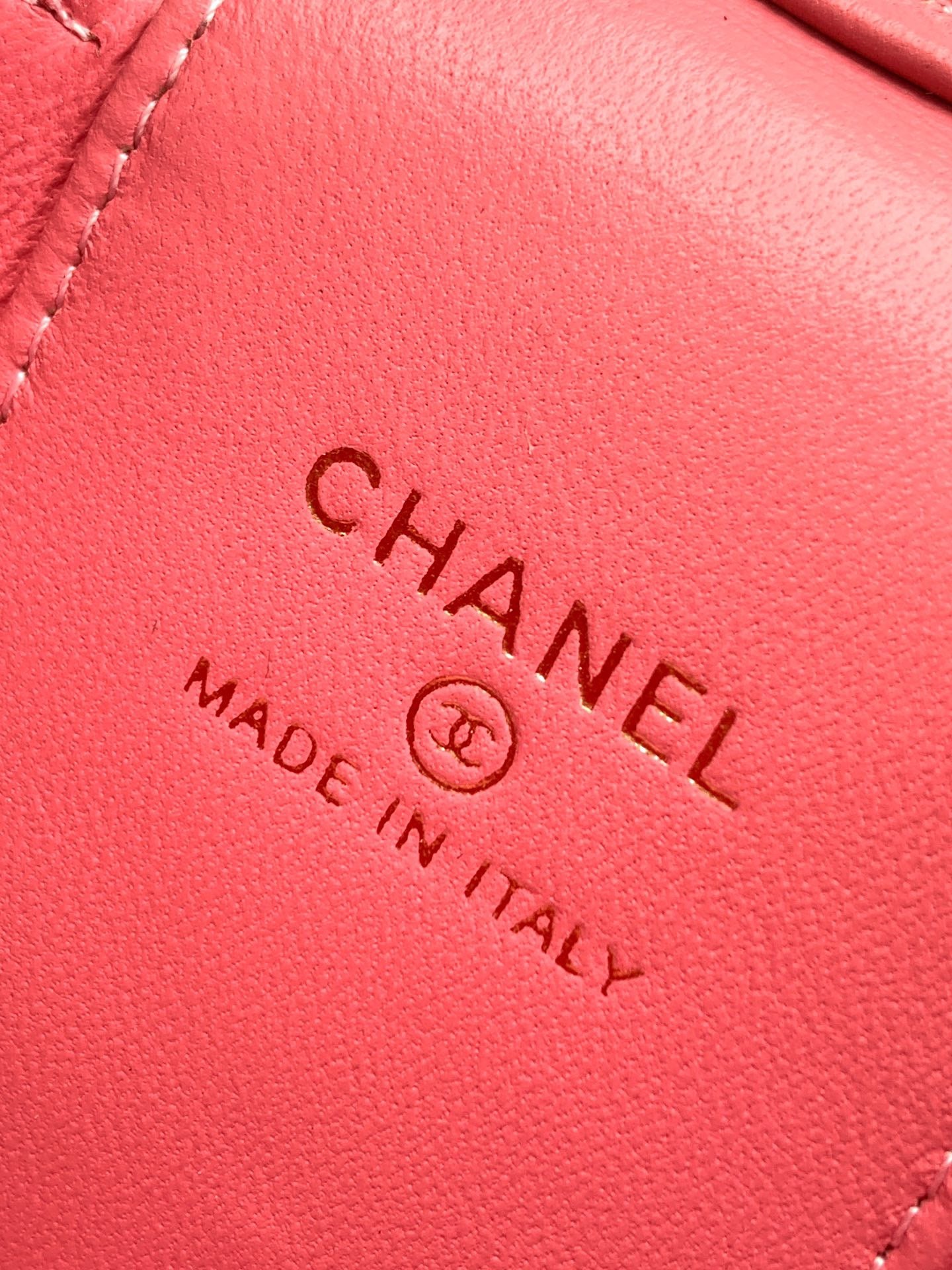 CHANEL-22C bag  golden/sliver