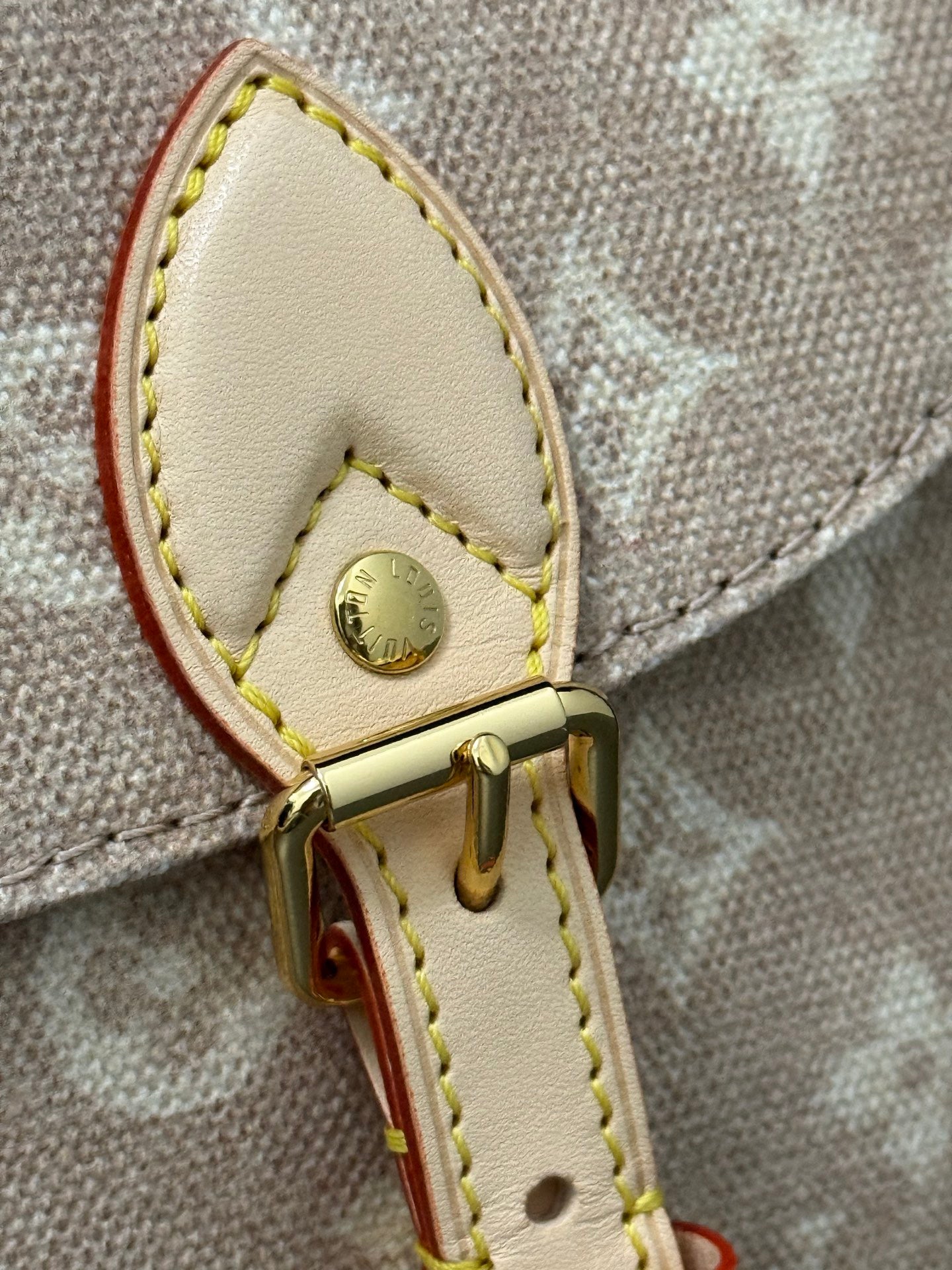 LOUIS VUITTON- GraceCoddington M15135