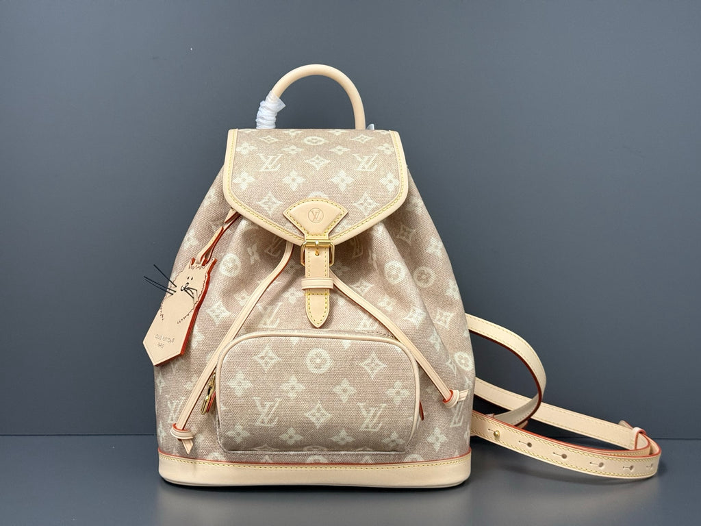 LOUIS VUITTON- Montsouris   Travels With M15135