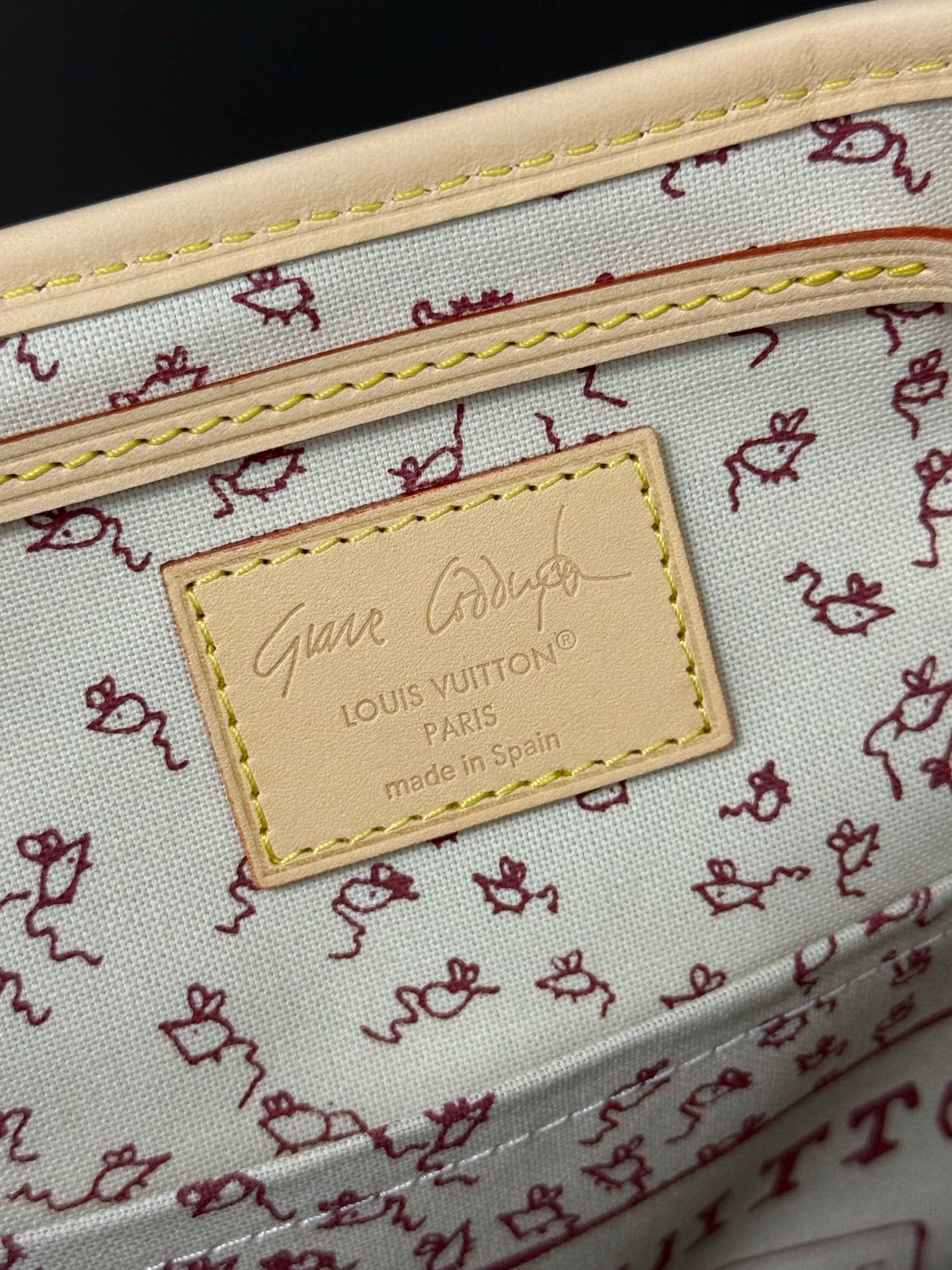 LOUIS VUITTON- Montsouris   Travels With M15135