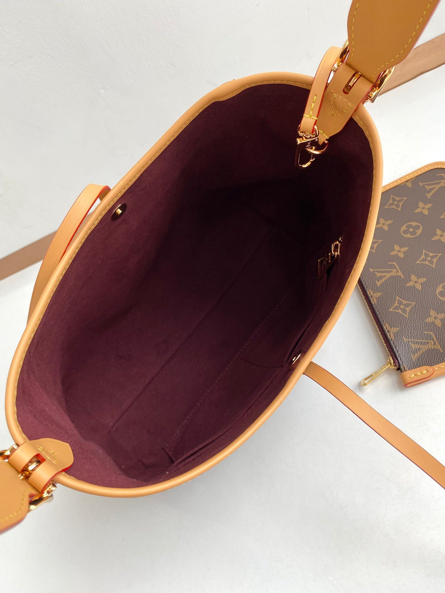 LOUIS VUITTON-M46203 CarryAll