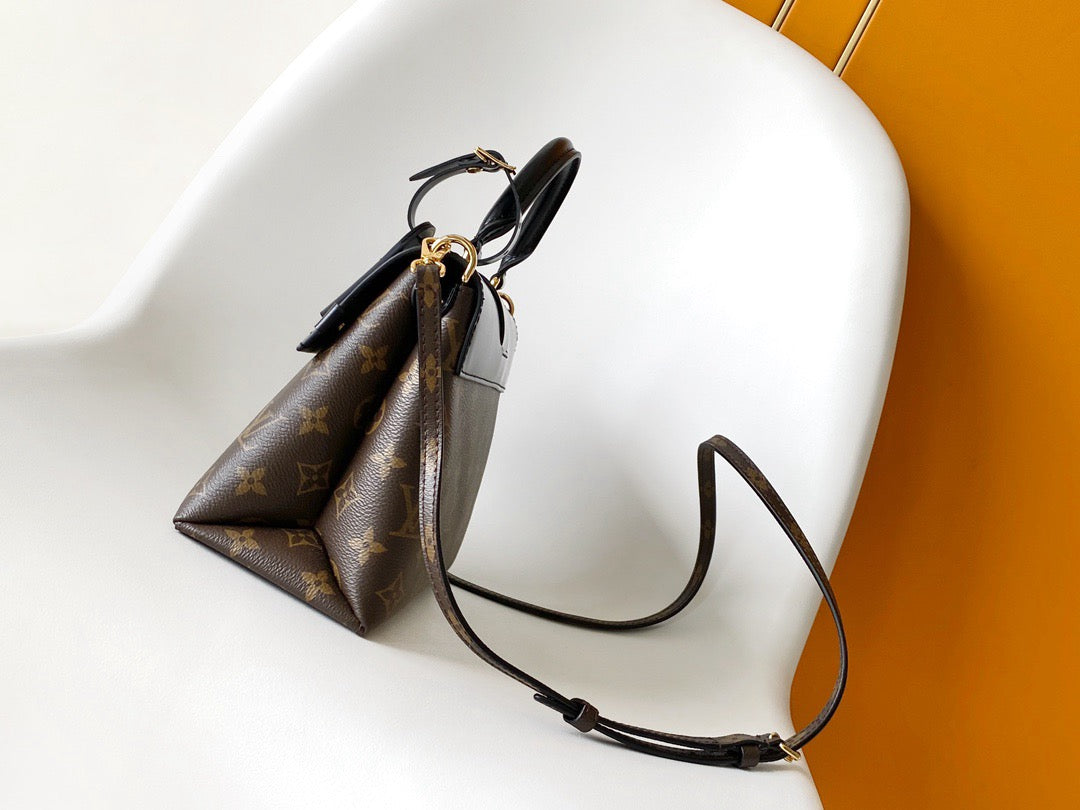 LOUIS VUITTON- m43125 one handle