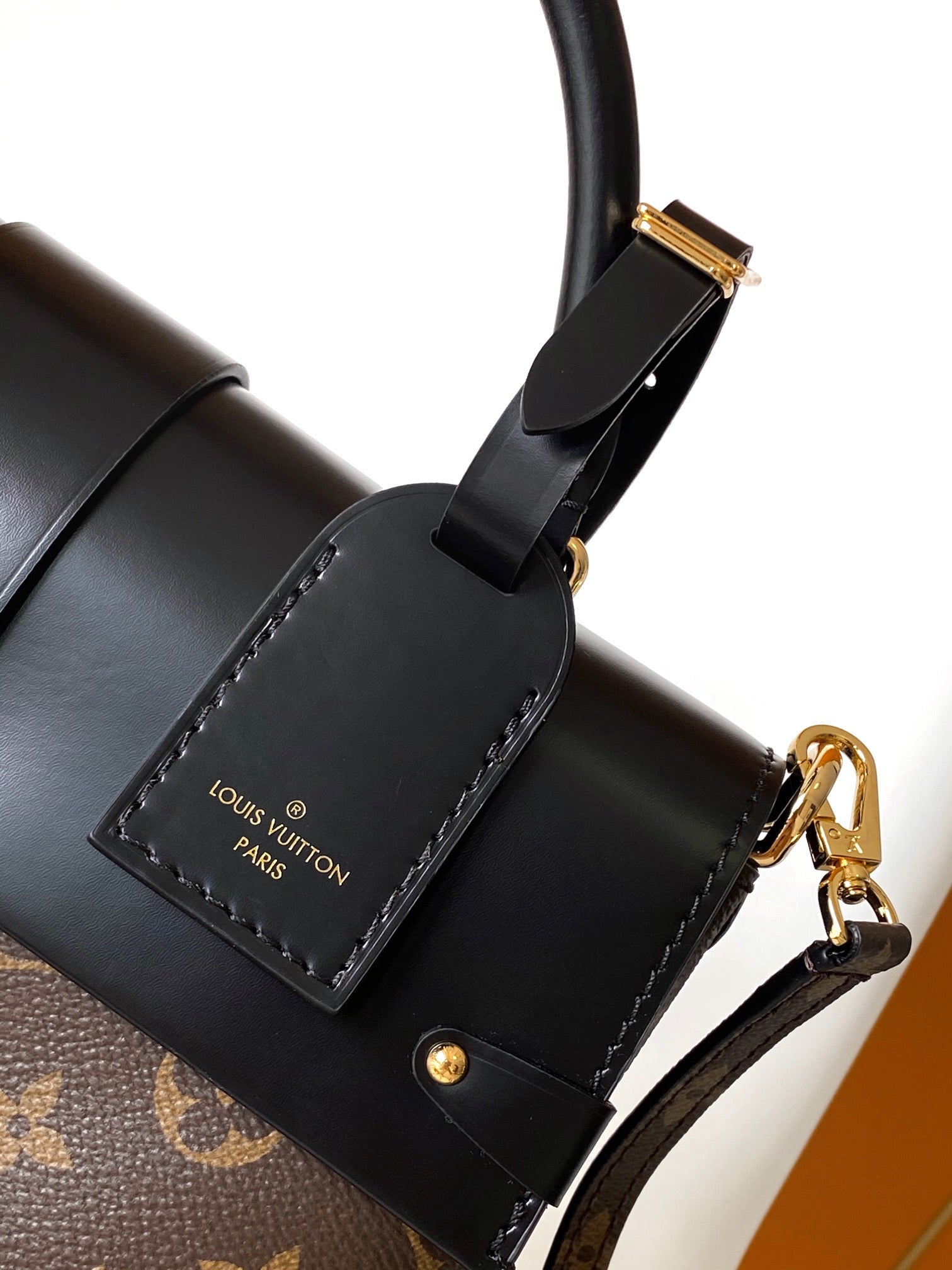 LOUIS VUITTON- m43125 one handle