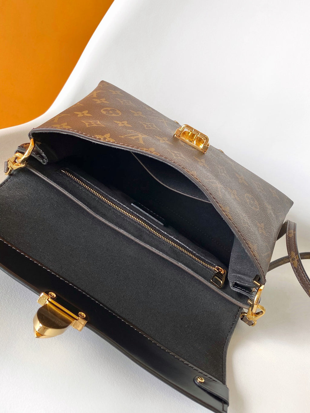 LOUIS VUITTON- m43125 one handle