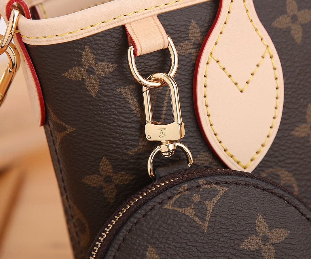 LOUIS VUITTON- Nano Alma  M15151