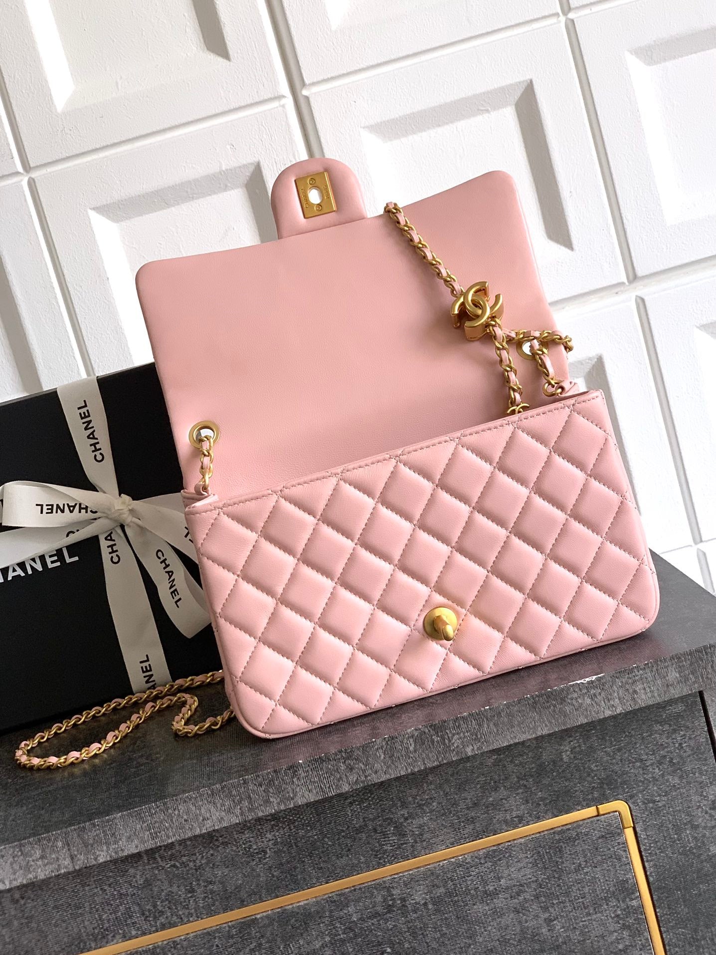 CHANEL-23A Flap bag  golden/sliver