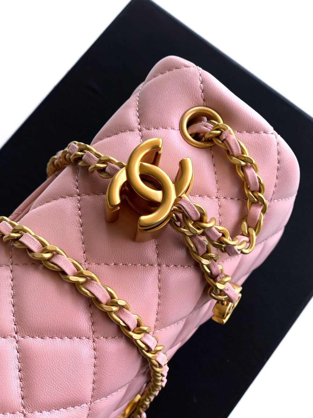 CHANEL-23A Flap bag  golden/sliver