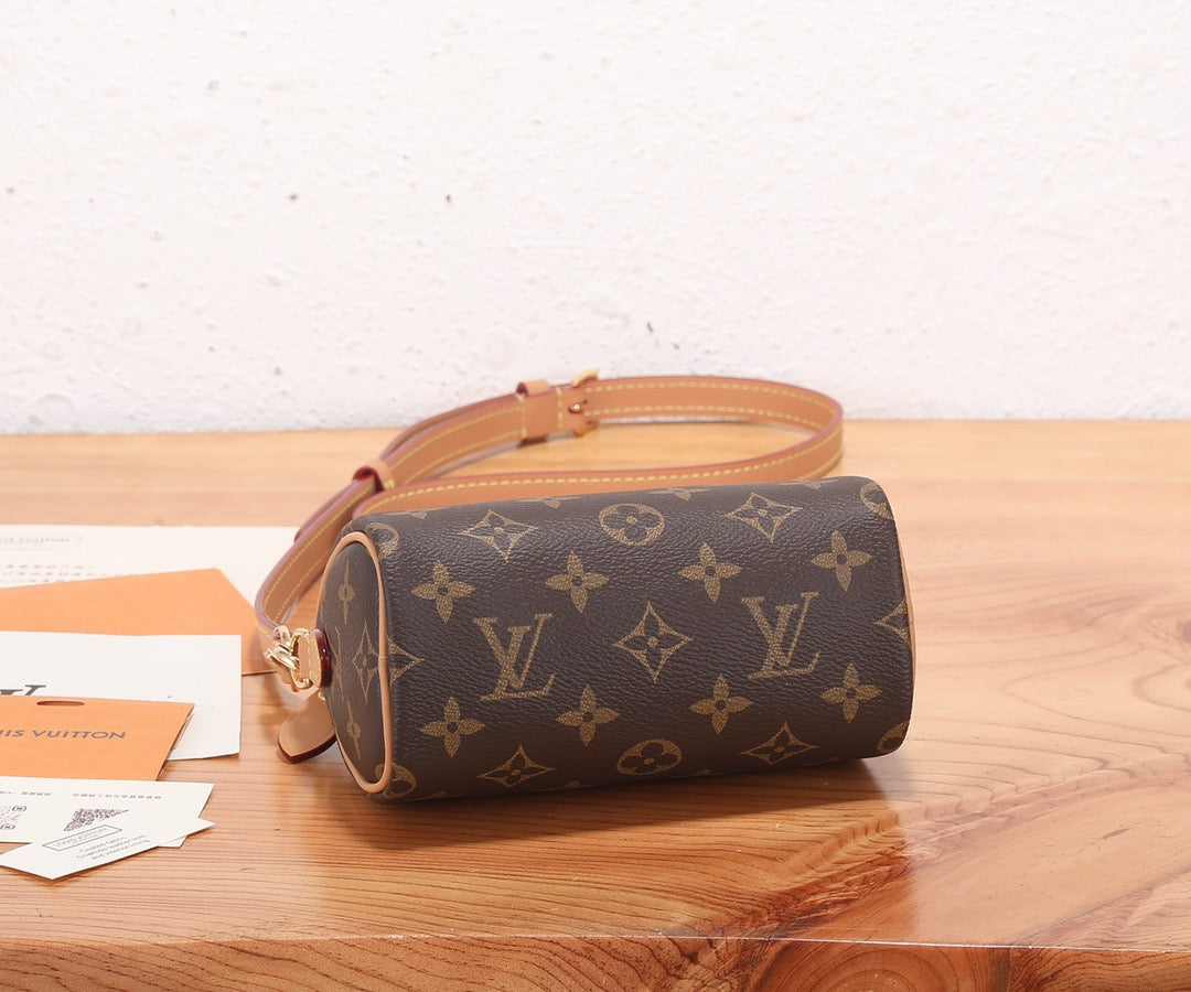 LOUIS VUITTON- M46705 Neverfull BB