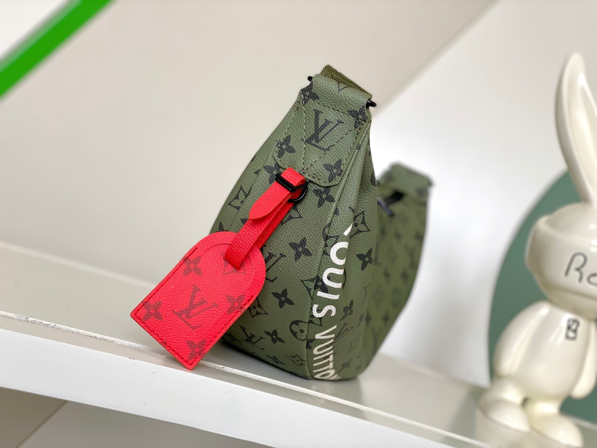 LOUIS VUITTON- m23779 Hamac