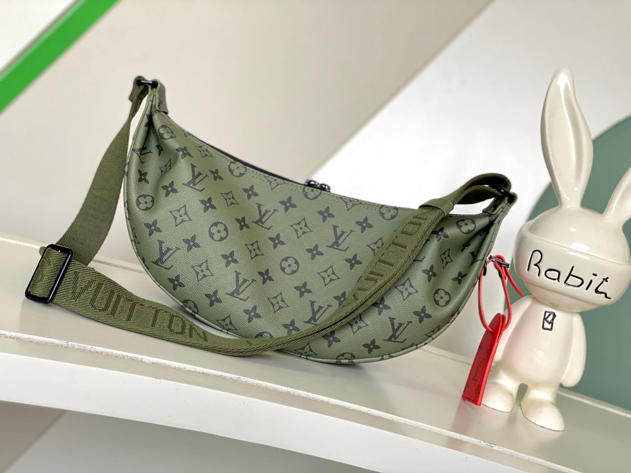 LOUIS VUITTON- m23779 Hamac