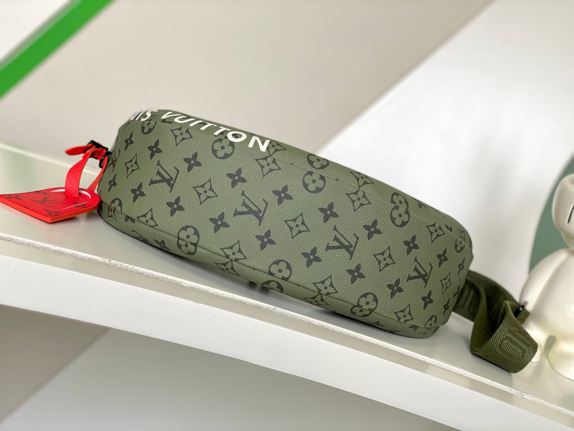 LOUIS VUITTON- m23779 Hamac