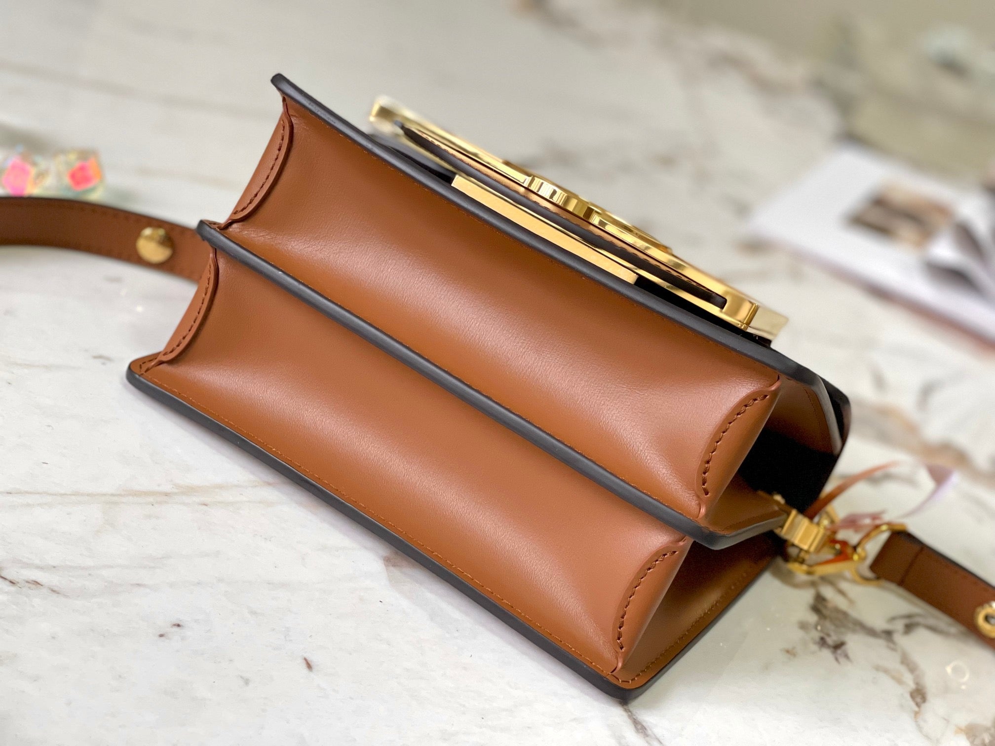 LOUIS VUITTON-M46537 Dauphine