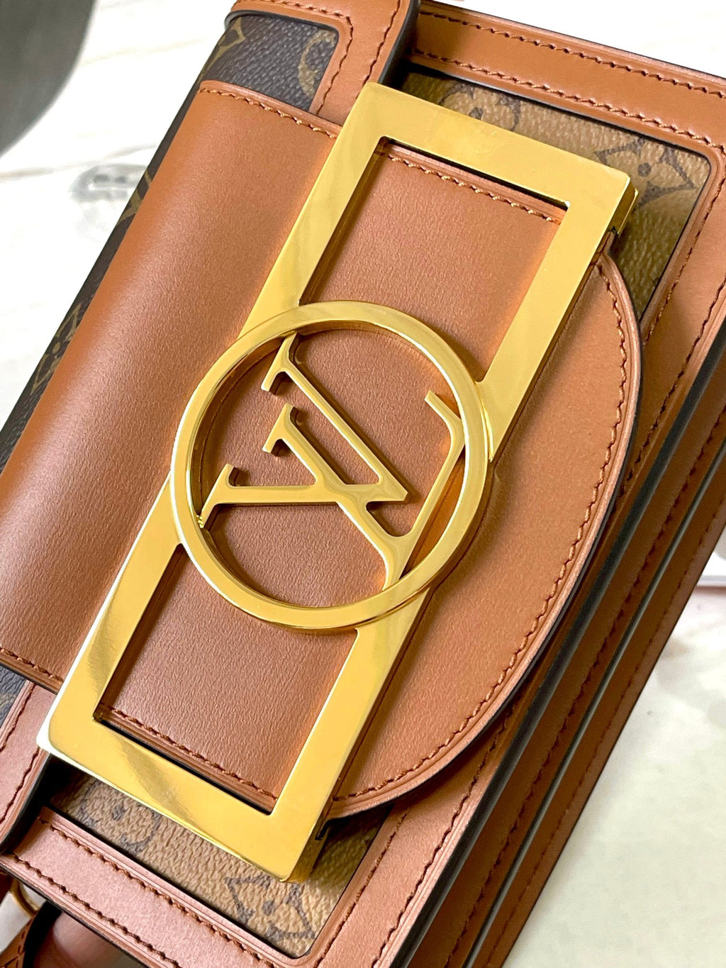 LOUIS VUITTON-M46537 Dauphine