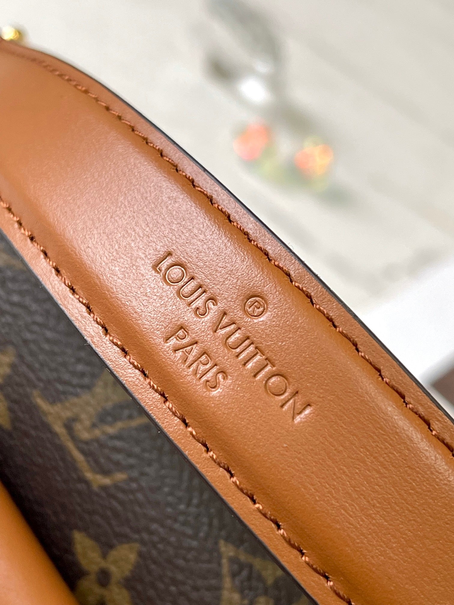 LOUIS VUITTON-M46537 Dauphine