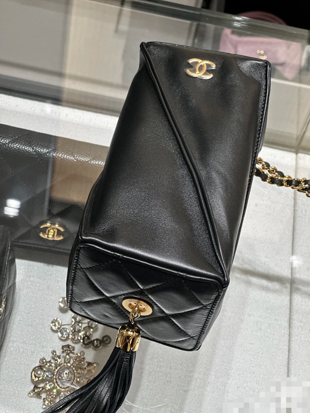 CHANEL- 25A bag  golden/sliver