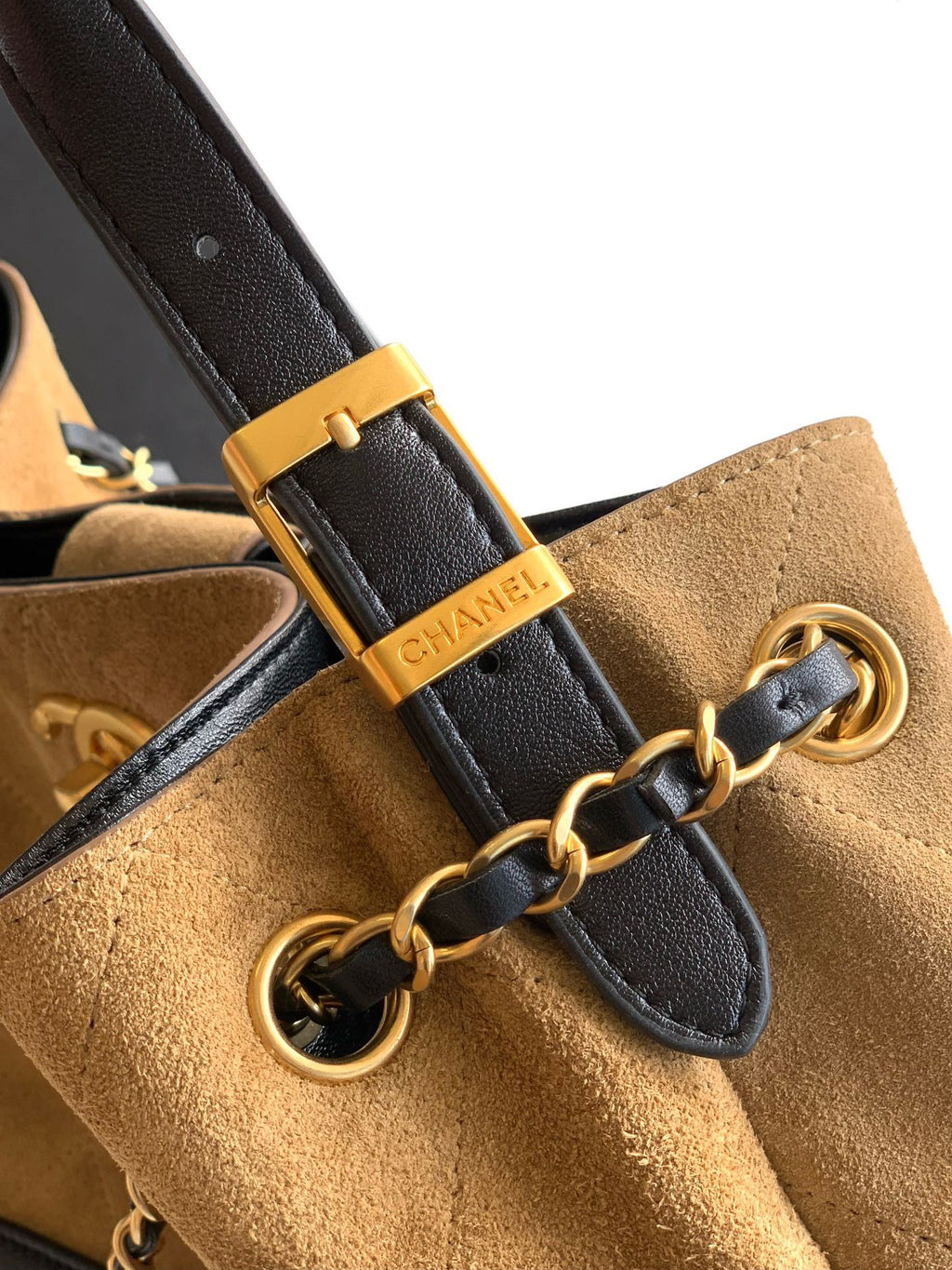 CHANEL- 25A Hobo  bag  golden/sliver