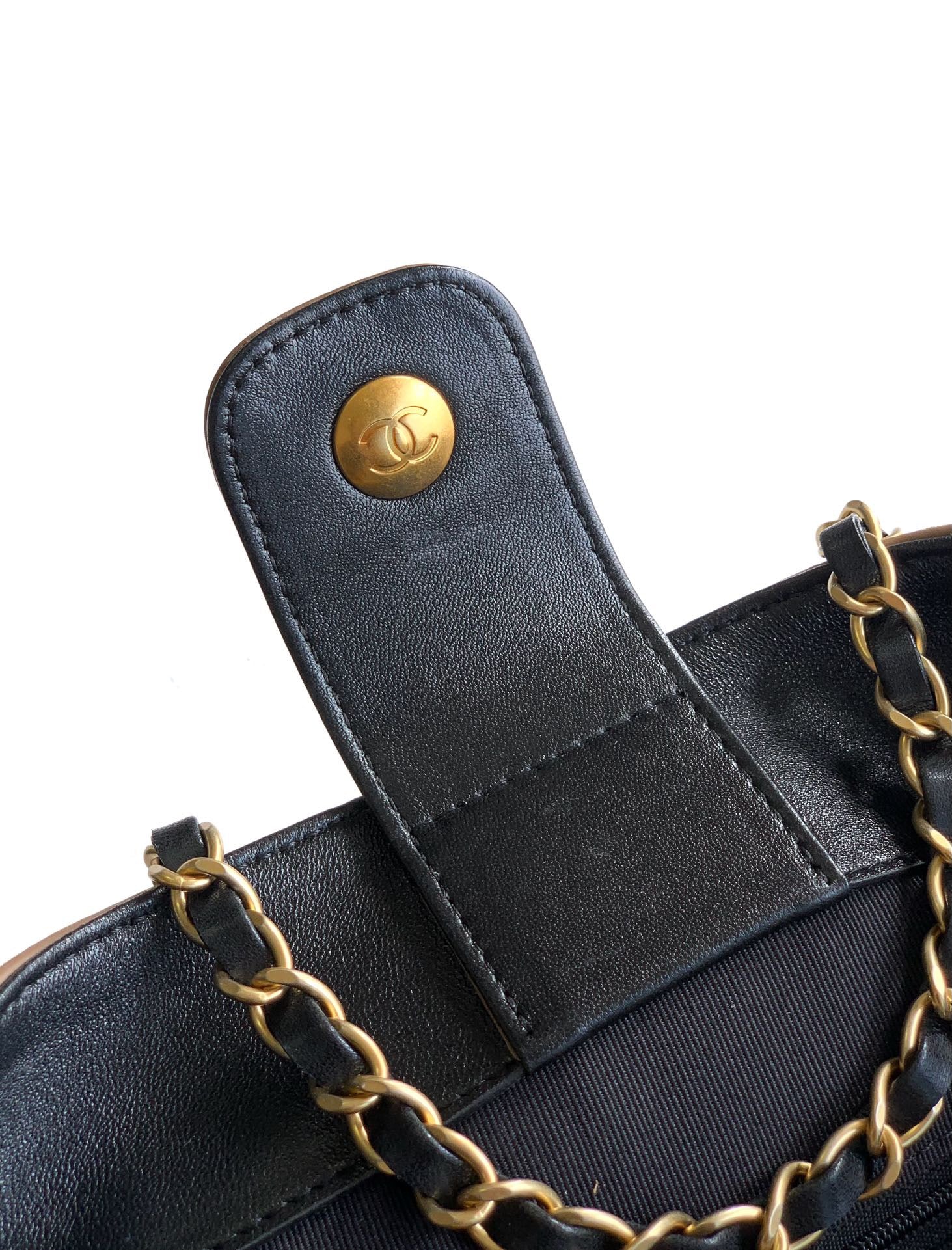 CHANEL- 25A Hobo  bag  golden/sliver