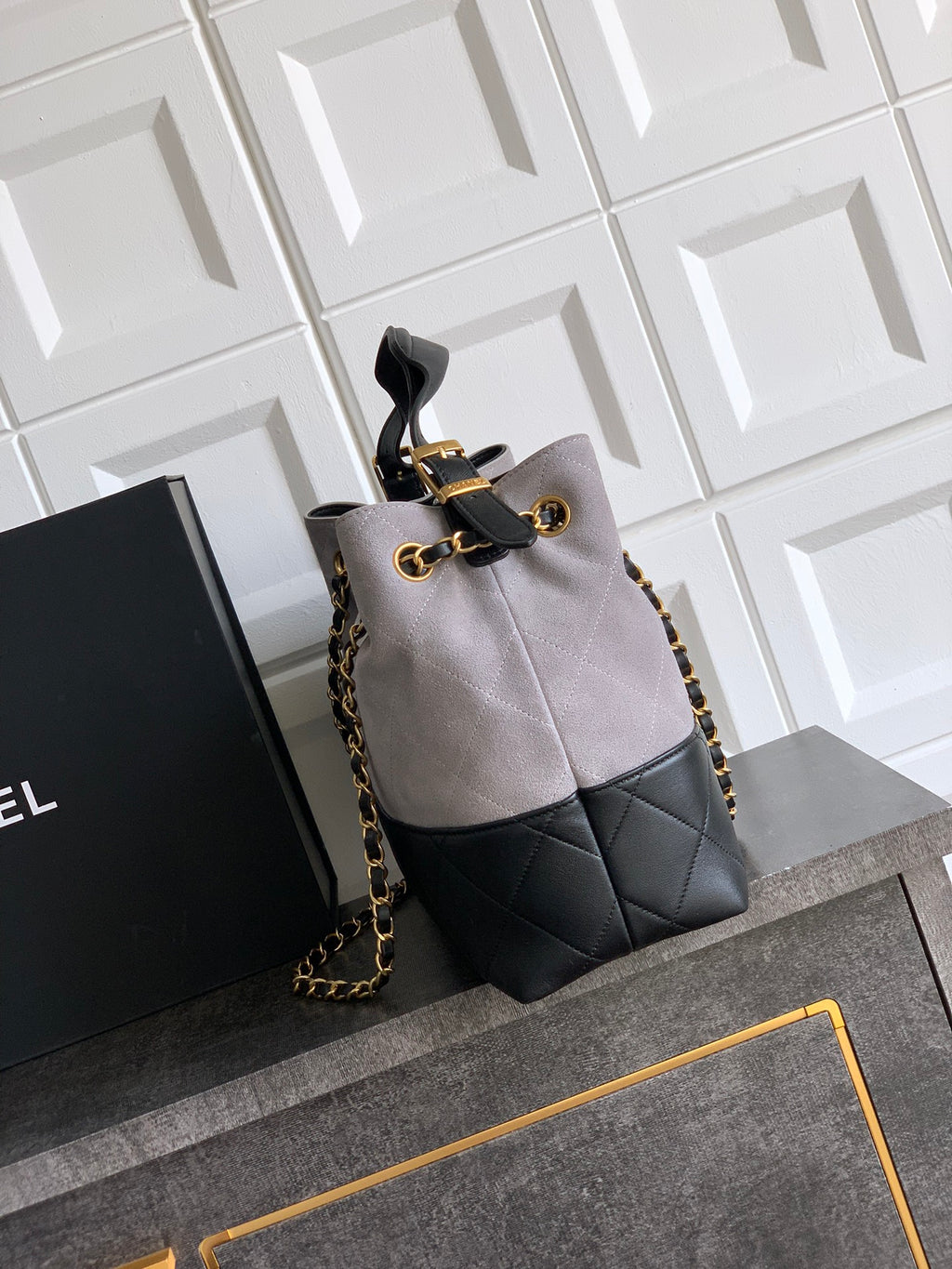 CHANEL- 25A Hobo  bag  golden/sliver