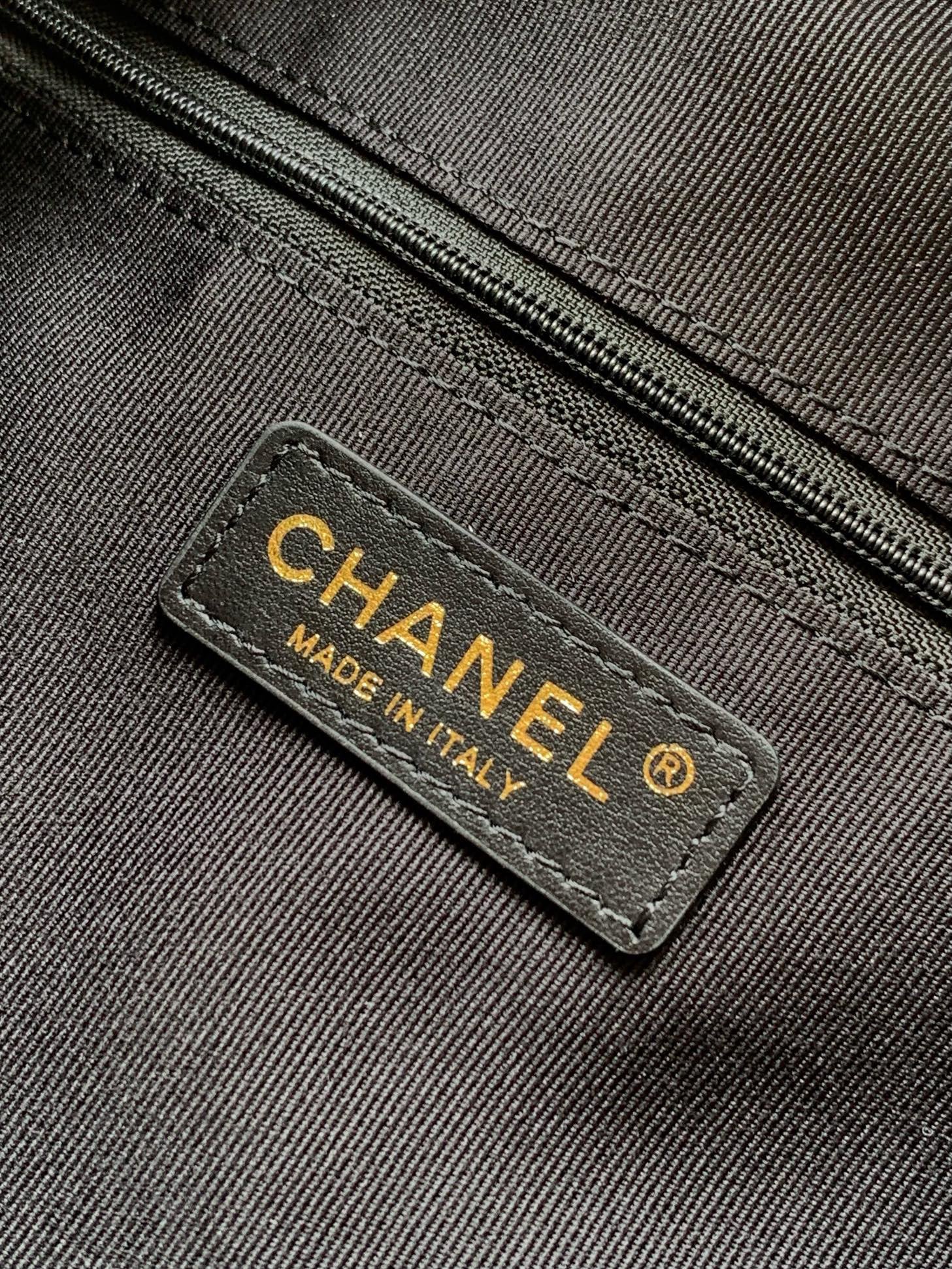 CHANEL- 25A Hobo  bag  golden/sliver