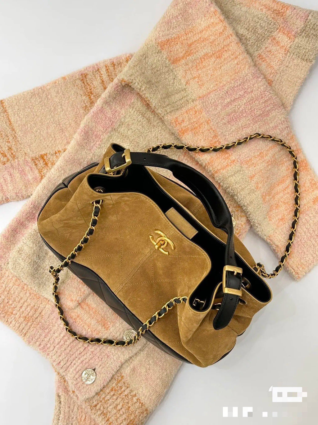 CHANEL- 25A Hobo  bag  golden/sliver