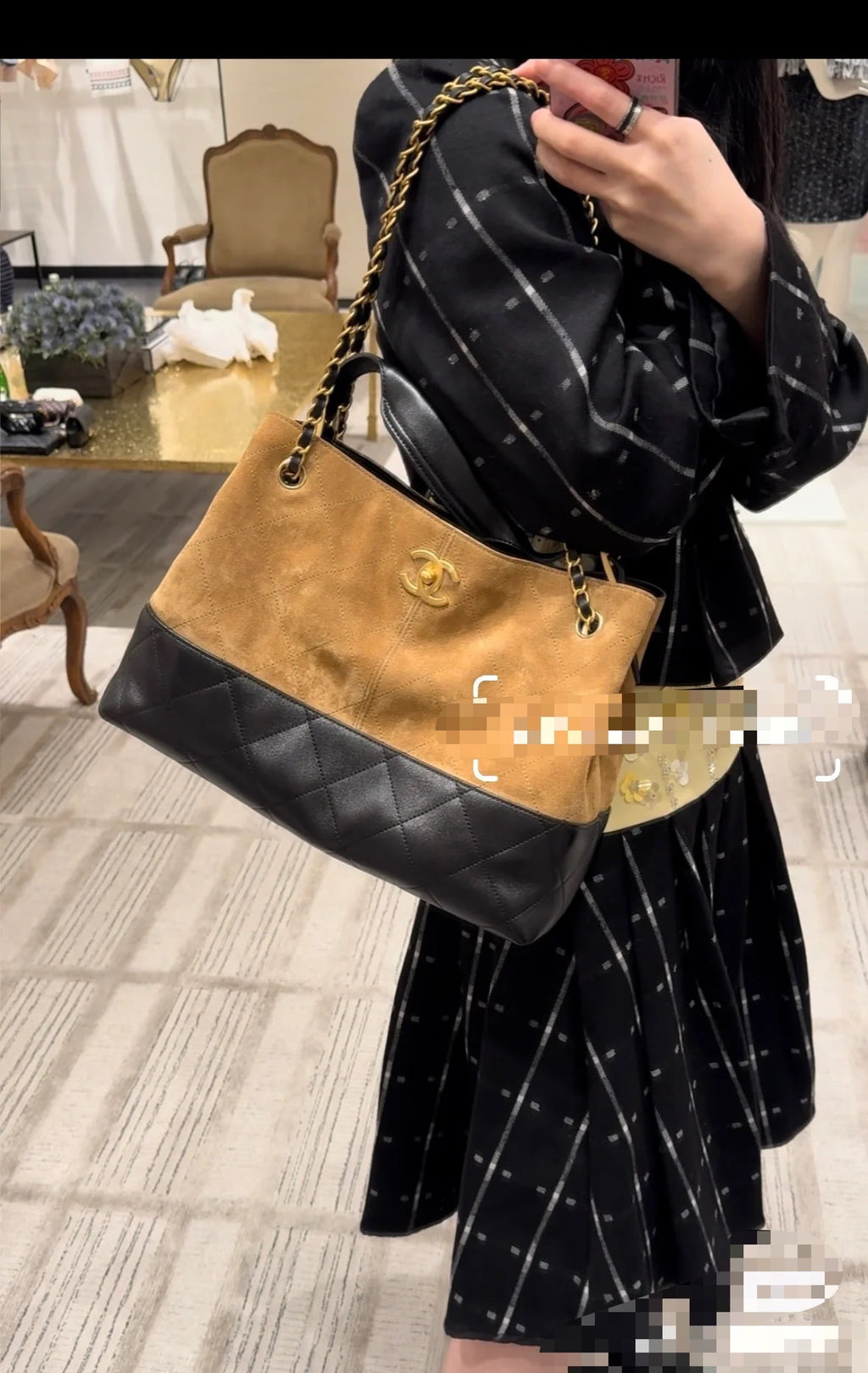 CHANEL- 25A Hobo  bag  golden/sliver