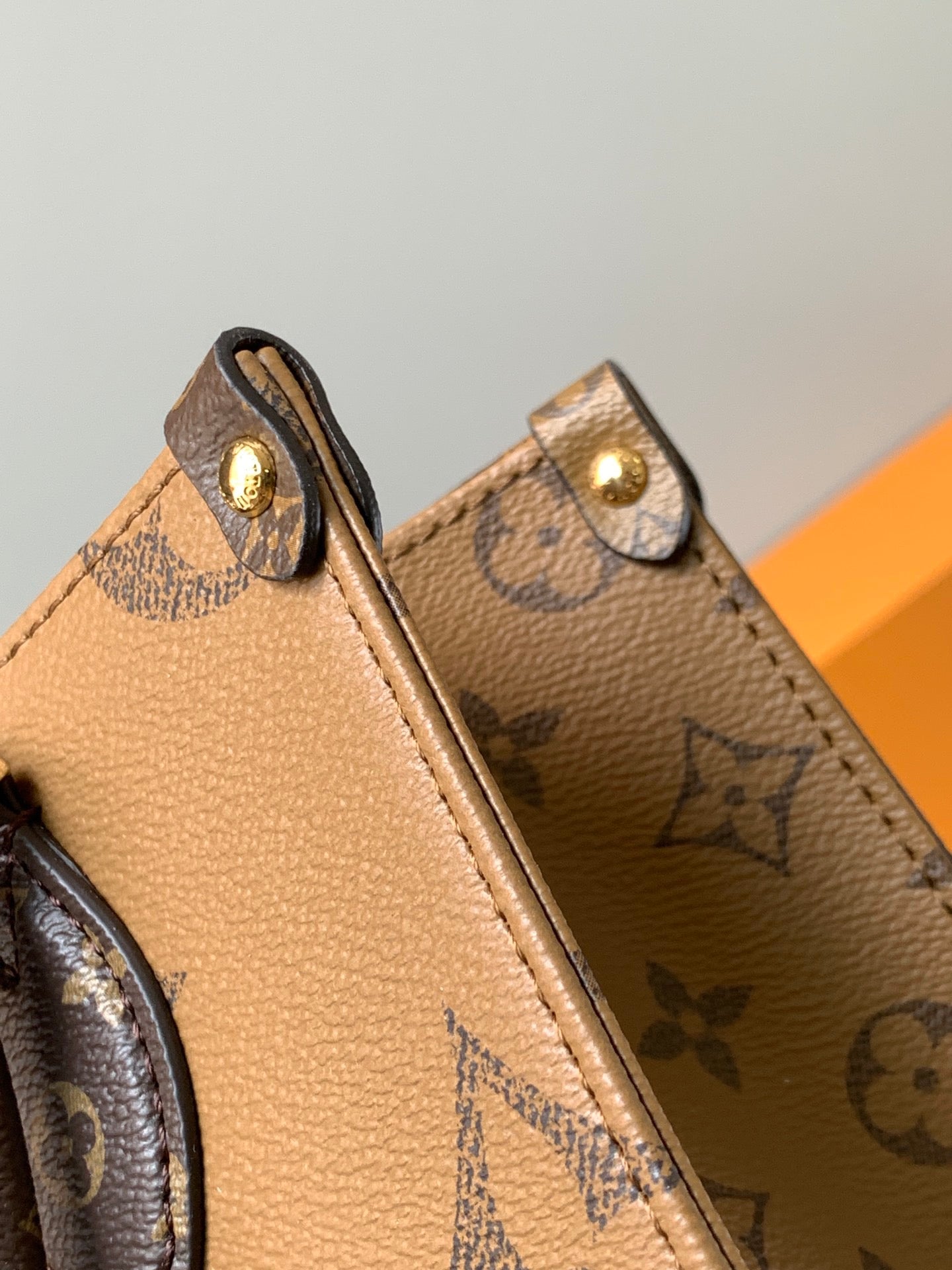 LOUIS VUITTON- M46373 onthego monogram reverse