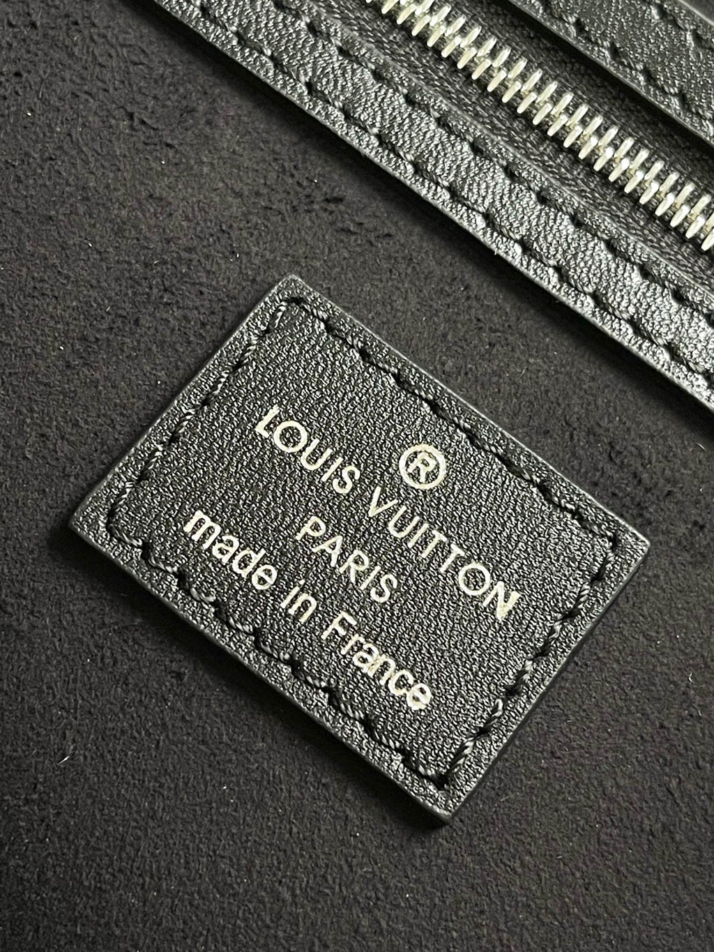 LOUIS VUITTON-  METIS M13986