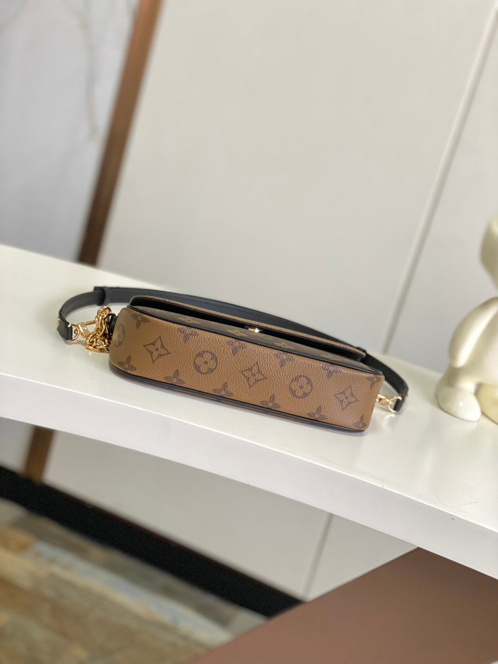 LOUIS VUITTON- M26587 Wallet On Chain