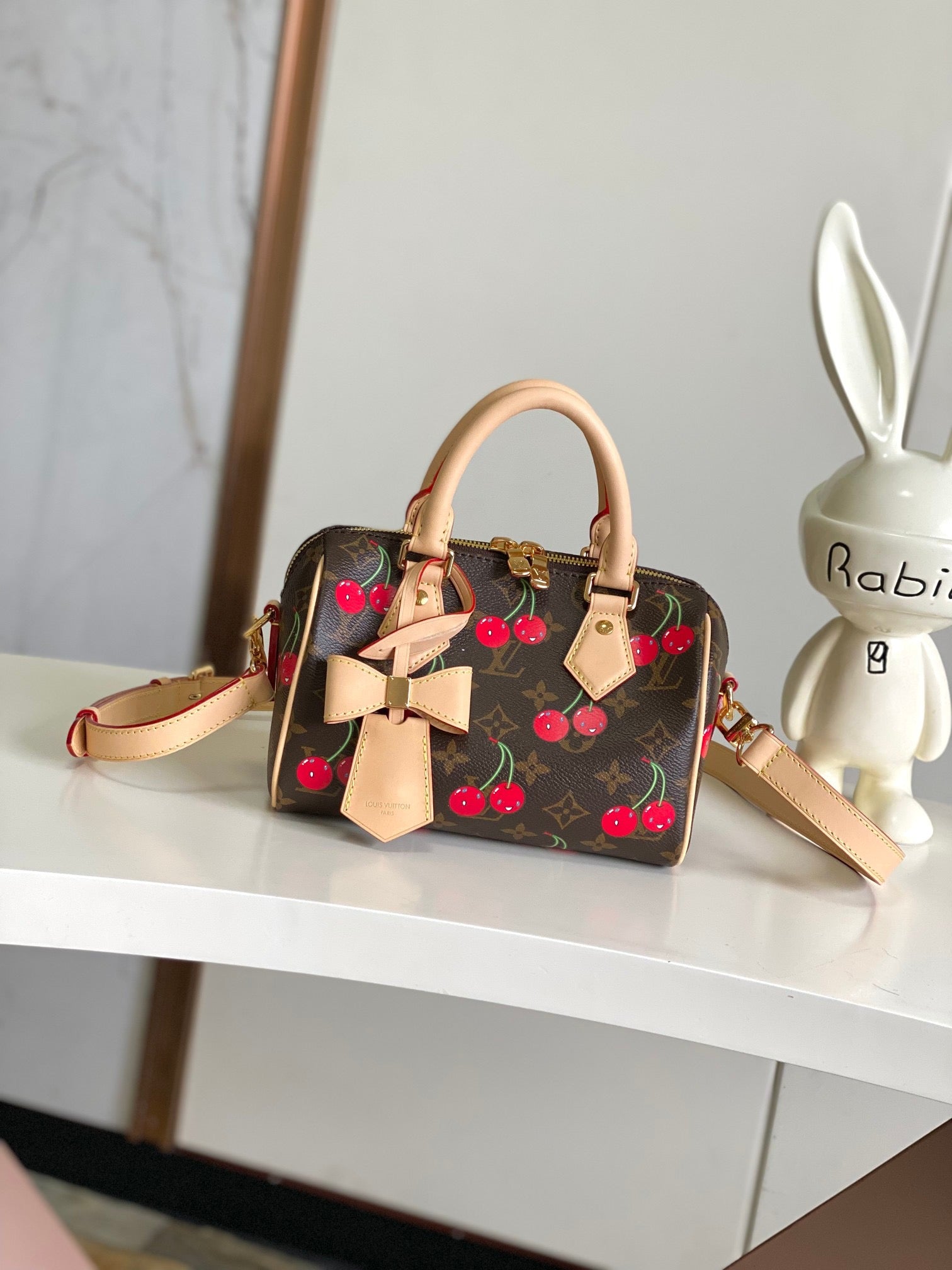 LOUIS VUITTON- M13094 peedy Bandoulière