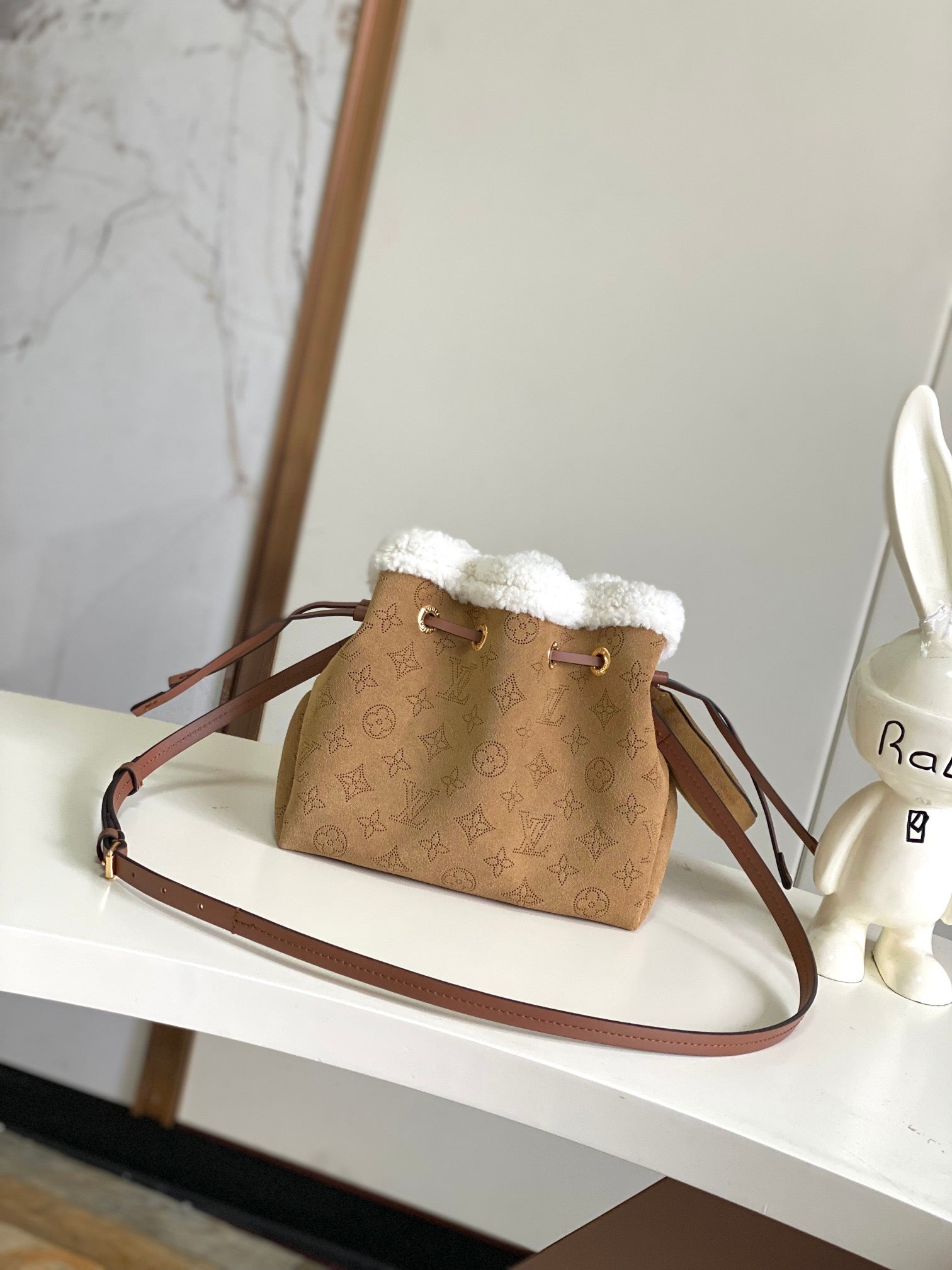 LOUIS VUITTON- M11839 Bella