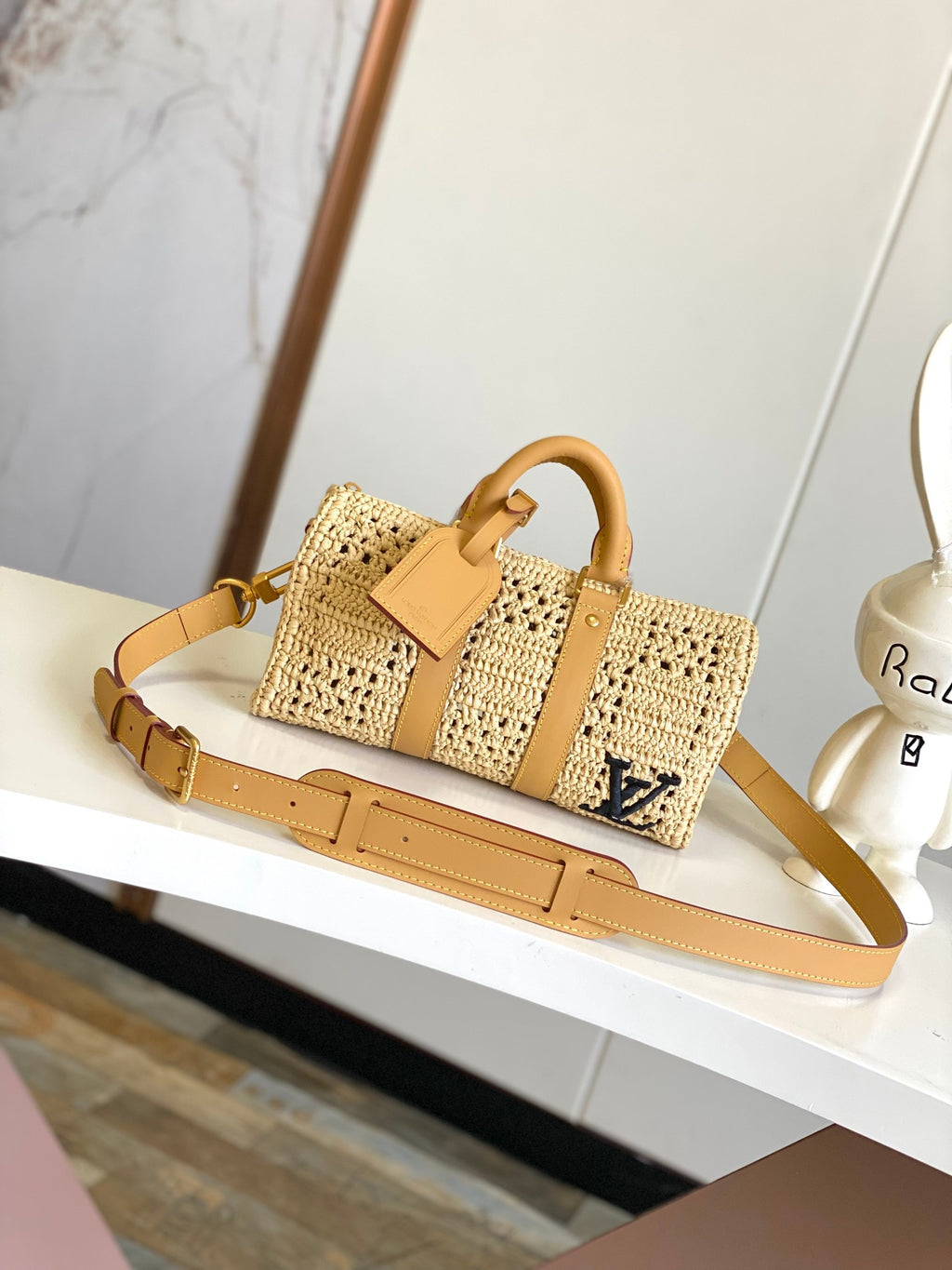 LOUIS VUITTON- Keepal Bandouliere 25 M25010