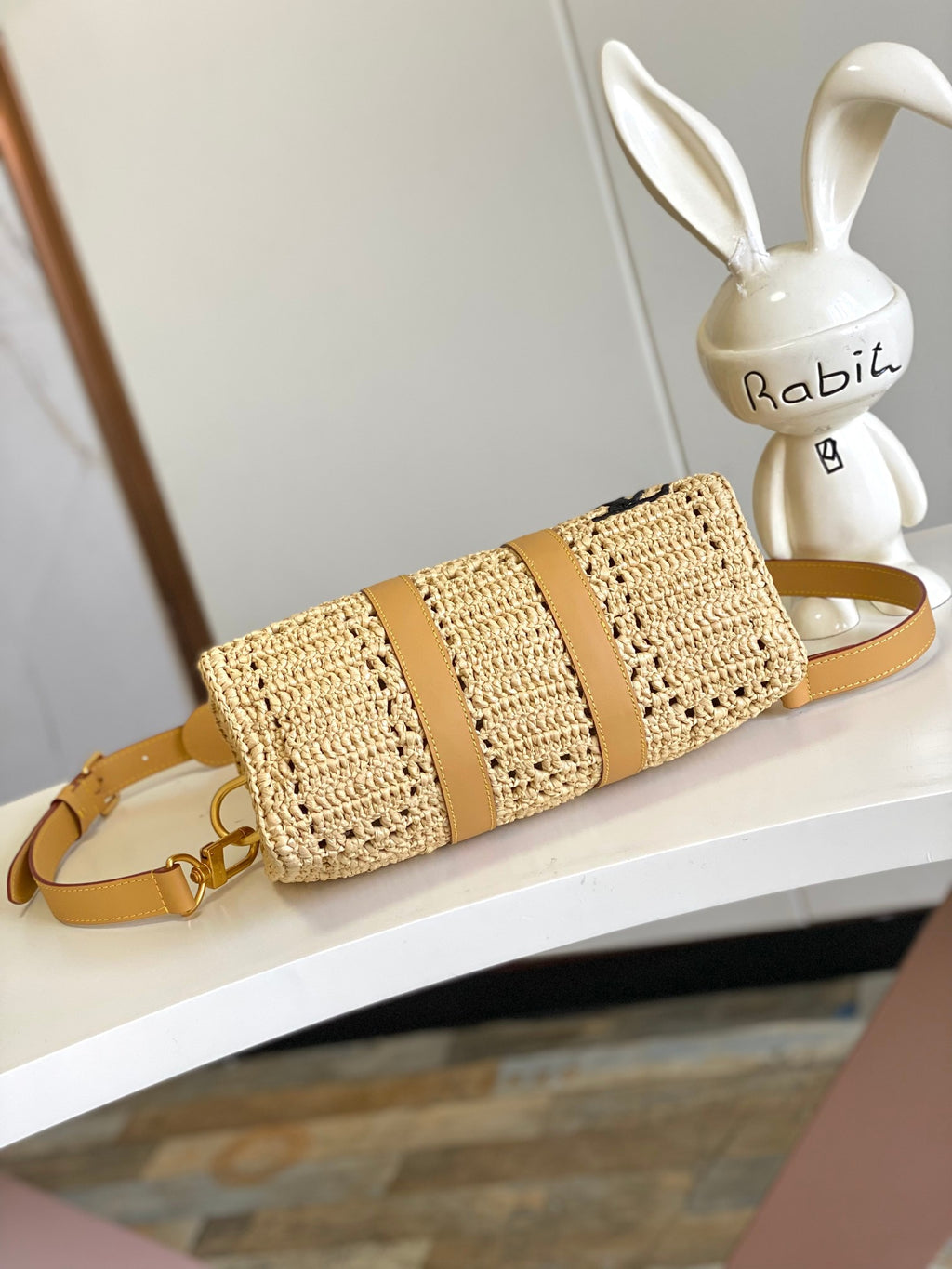 LOUIS VUITTON- Keepal Bandouliere 25 M25010