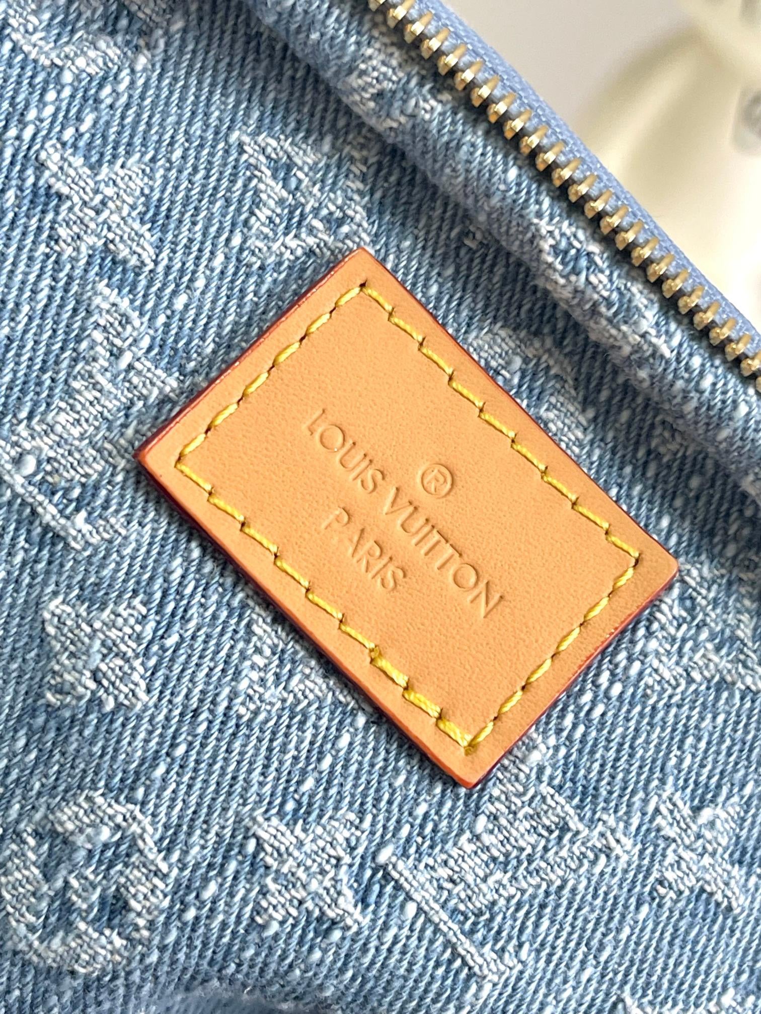 LOUIS VUITTON-M83353Mini Bumbag