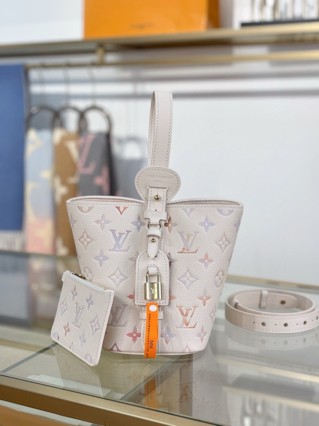 LOUIS VUITTON-M25673 All In BB