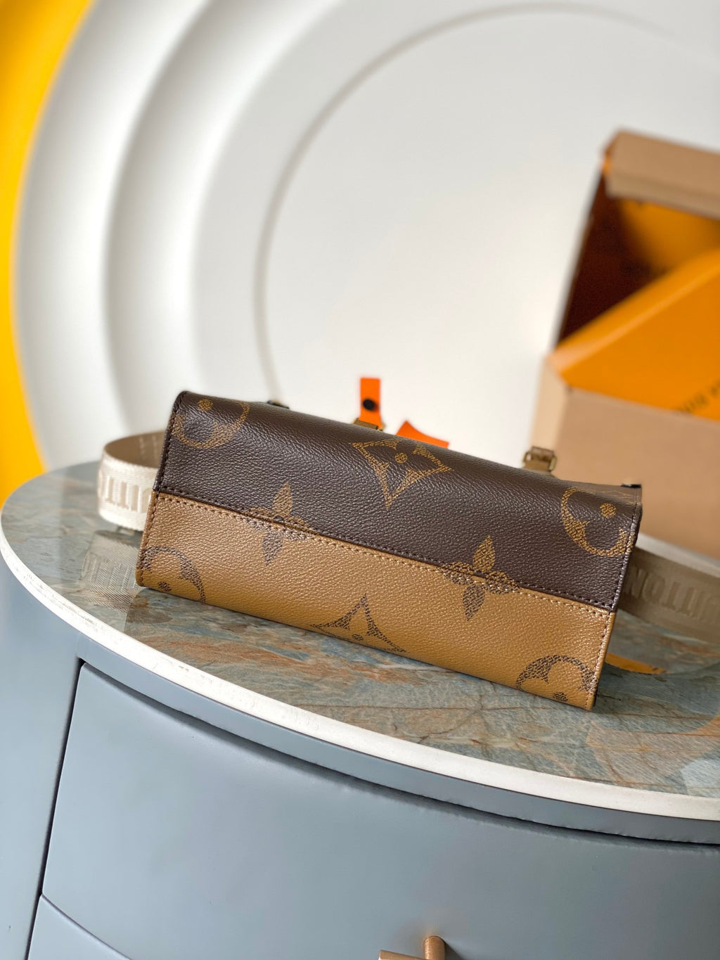 LOUIS VUITTON-ONTHEGO M46373