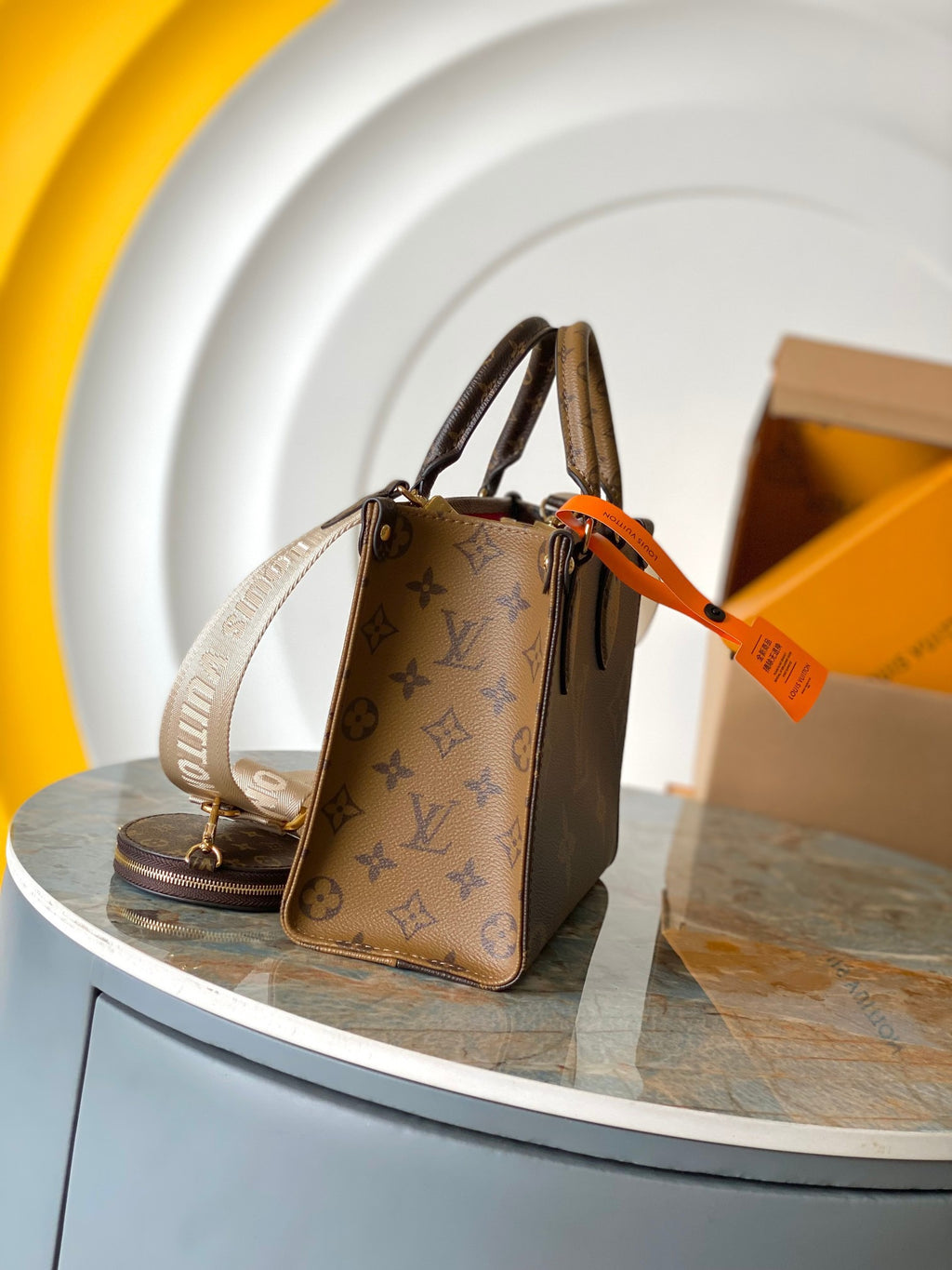 LOUIS VUITTON-ONTHEGO M46373