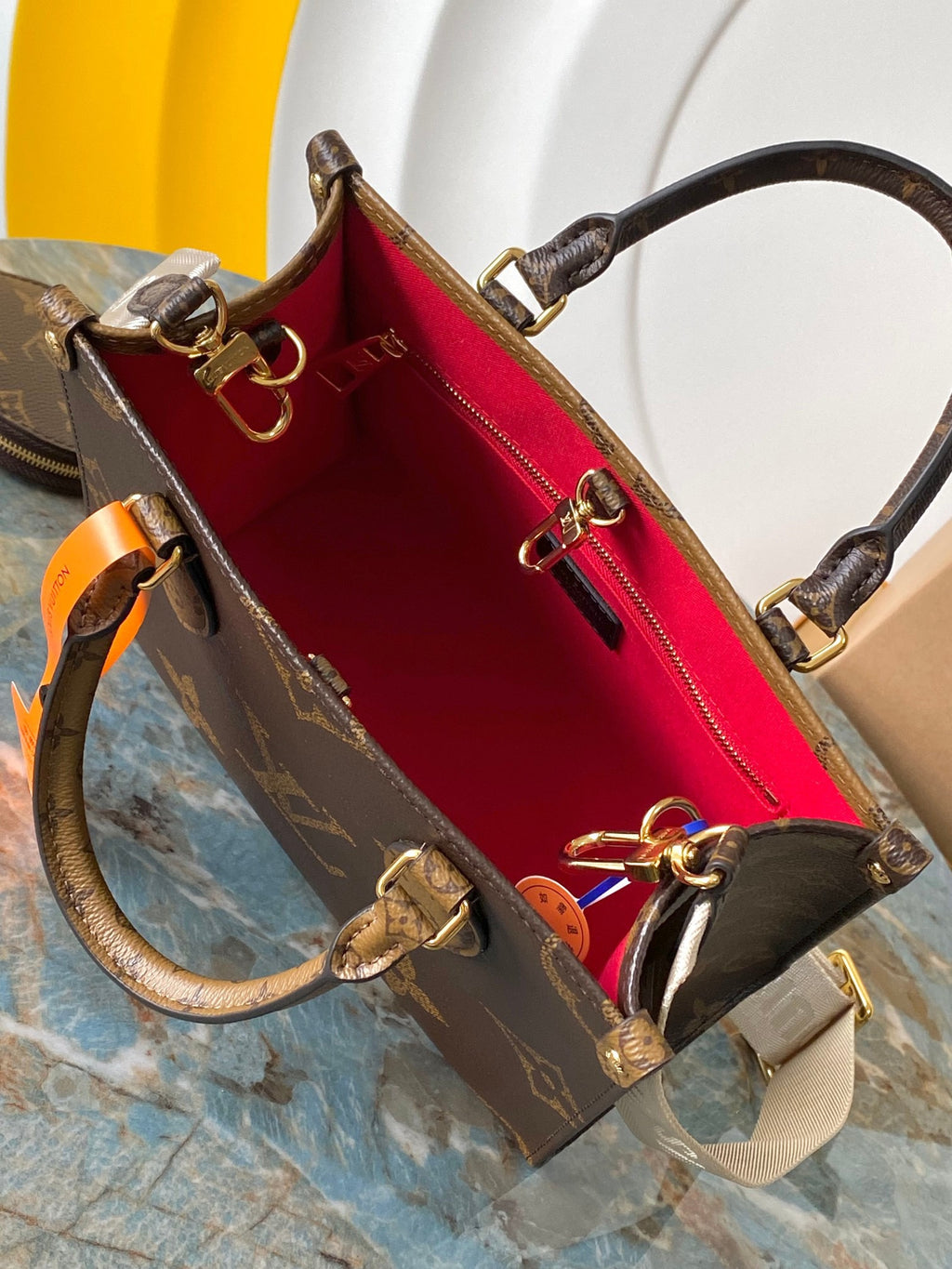 LOUIS VUITTON-ONTHEGO M46373