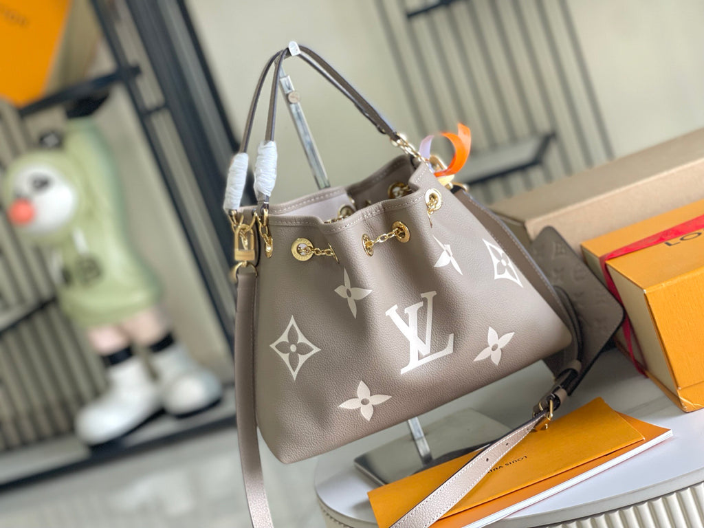 LOUIS VUITTON- LV bag