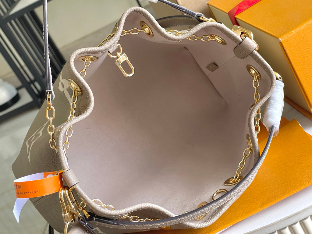 LOUIS VUITTON- LV bag