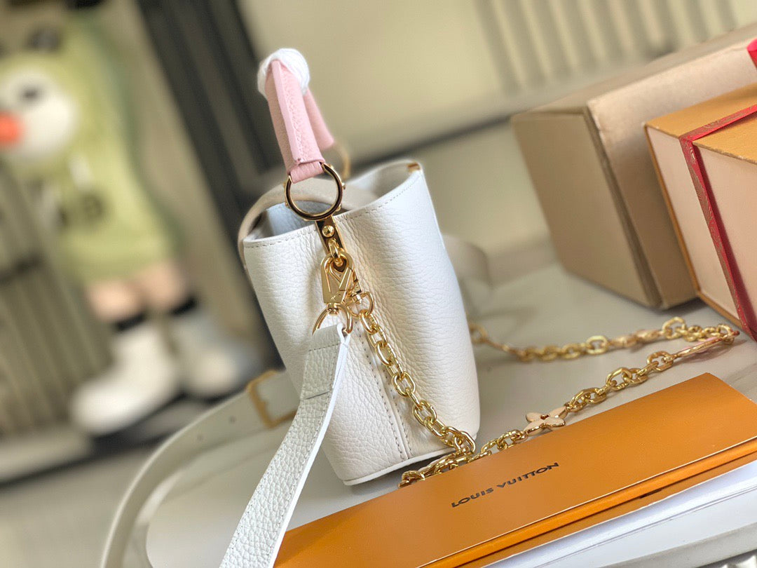 LOUIS VUITTON- LV bag