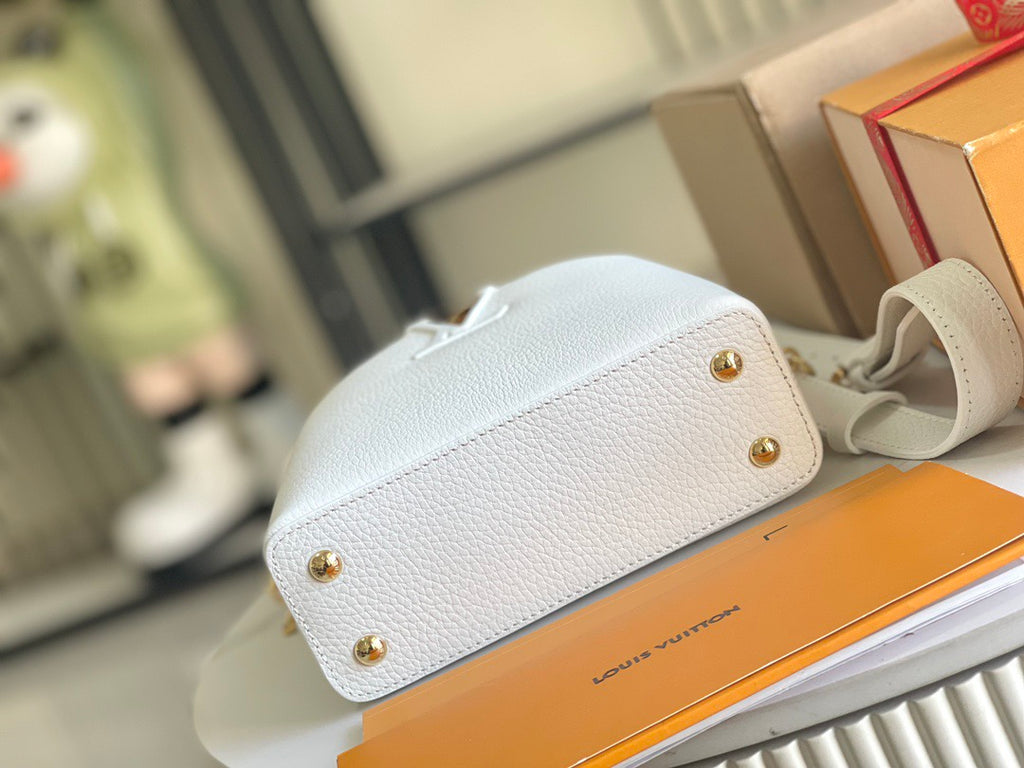 LOUIS VUITTON- LV bag