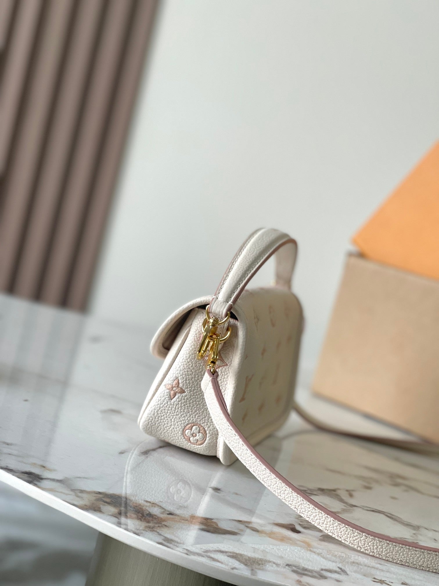 LOUIS VUITTON- LV bag