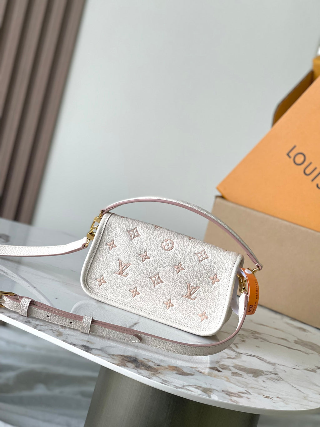 LOUIS VUITTON- LV bag
