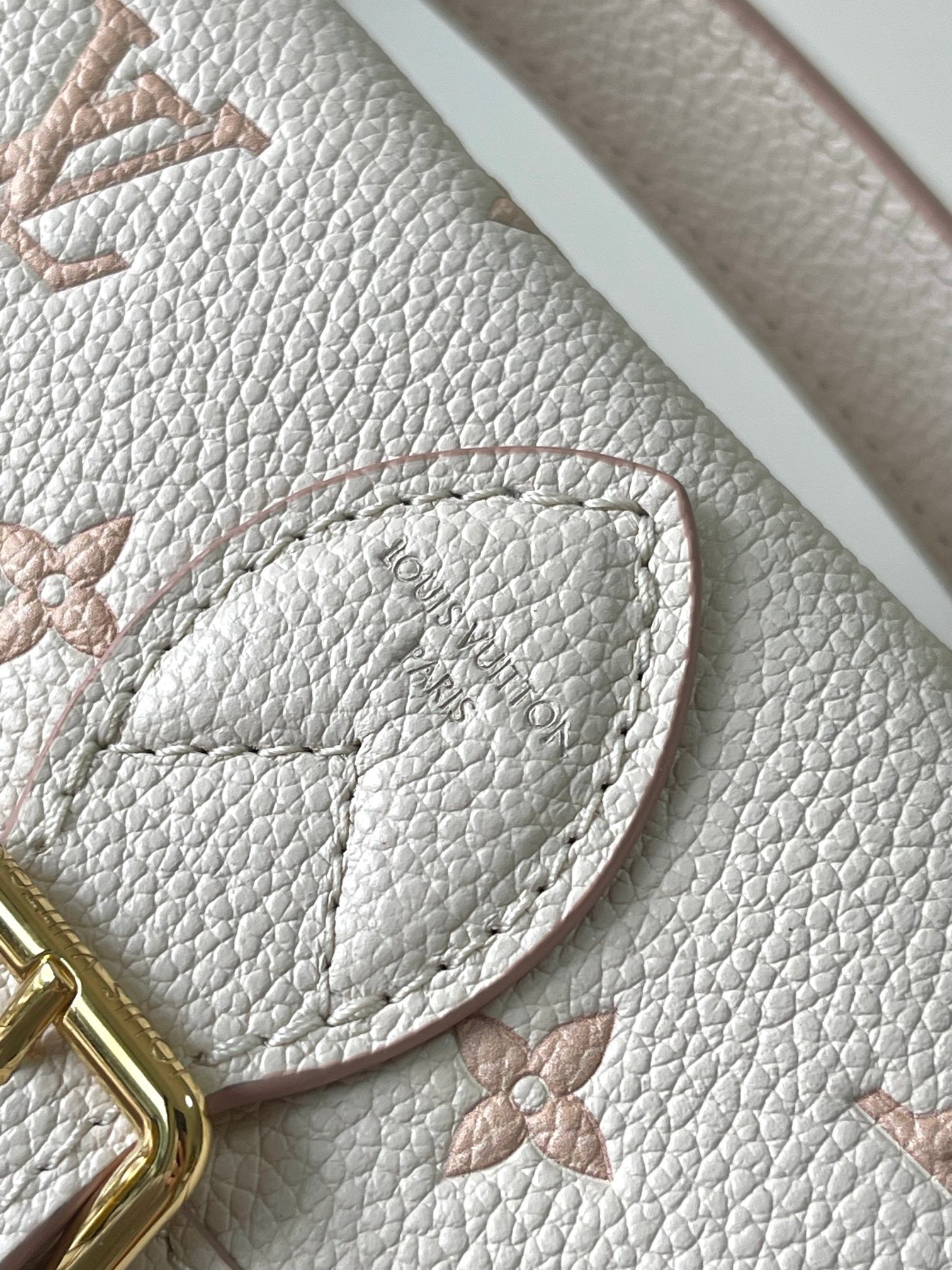 LOUIS VUITTON- LV bag