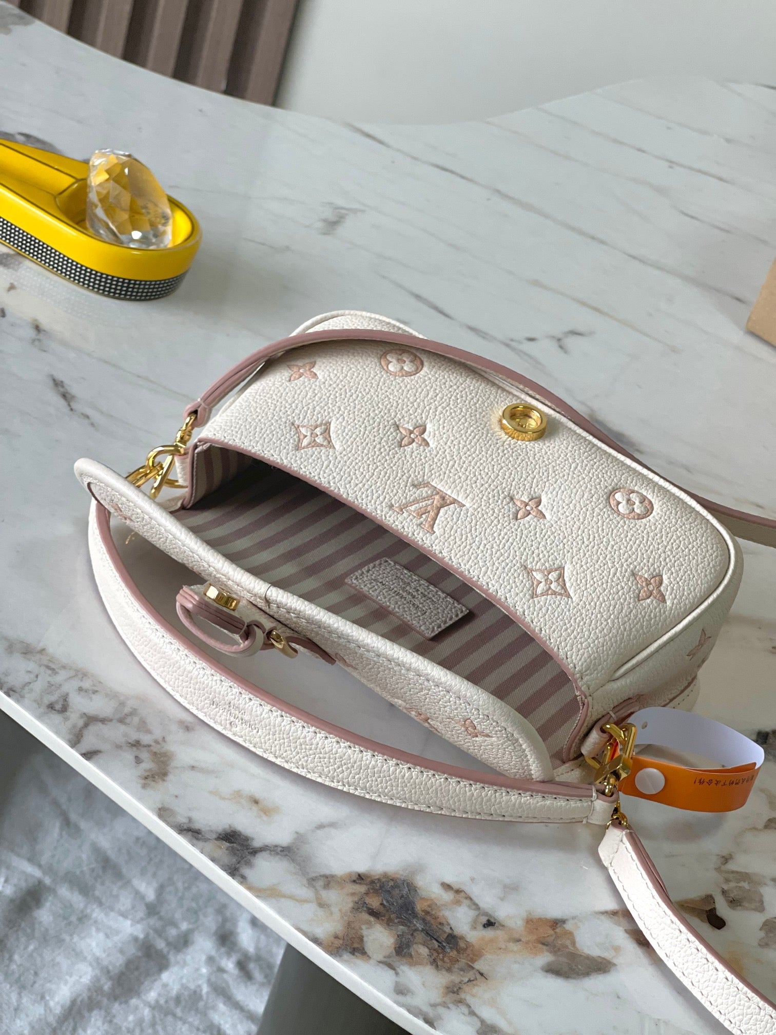 LOUIS VUITTON- LV bag